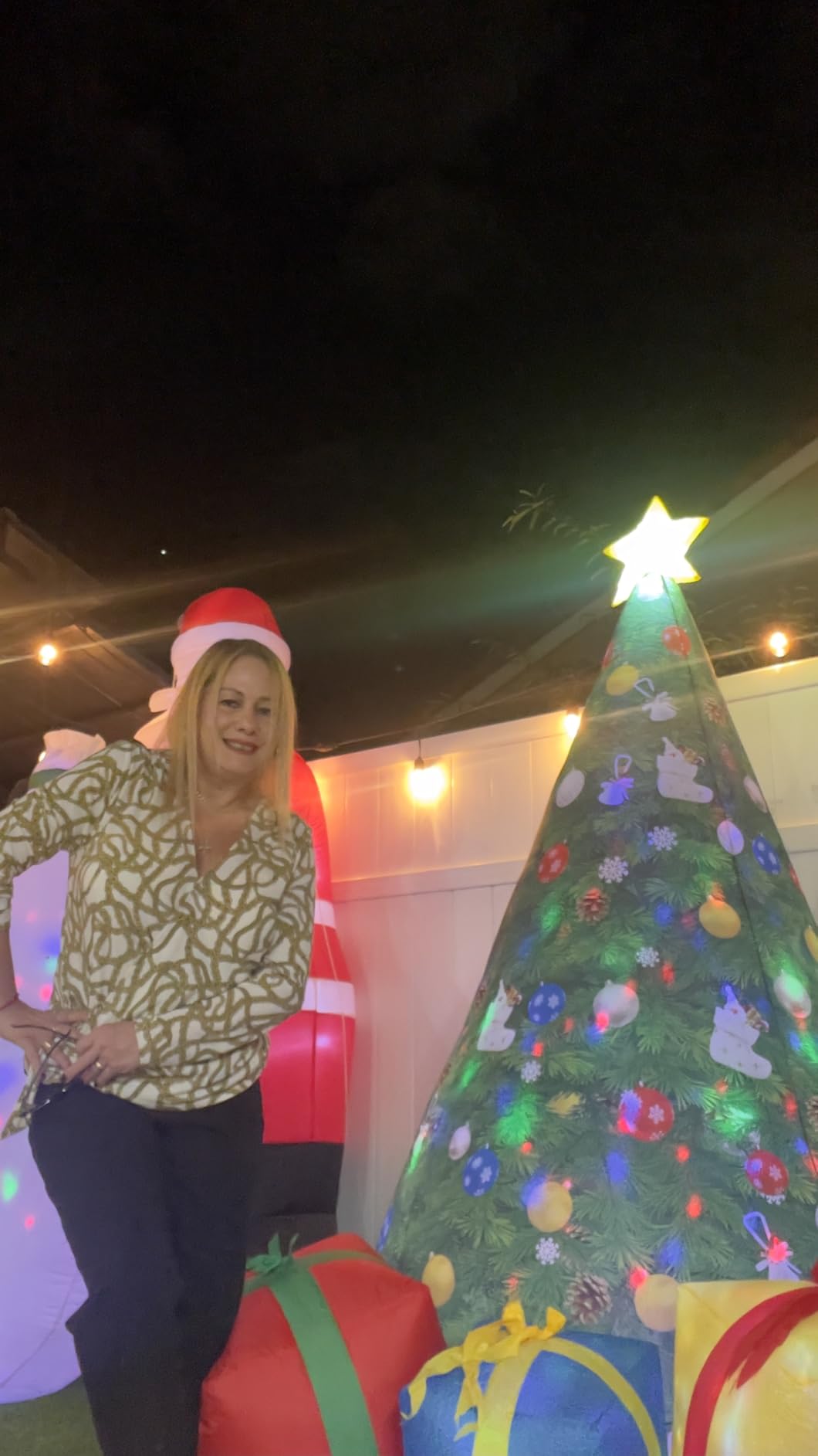 7 FT Tall Christmas Inflatables Tree Decorations Outdoor, Blow up Christmas Tree Yard Decor with LED Lights Star Treetop & Colorful Candy for Xmas Holiday Party Indoor Garden Patio Display Hall Lawn customer photo 2