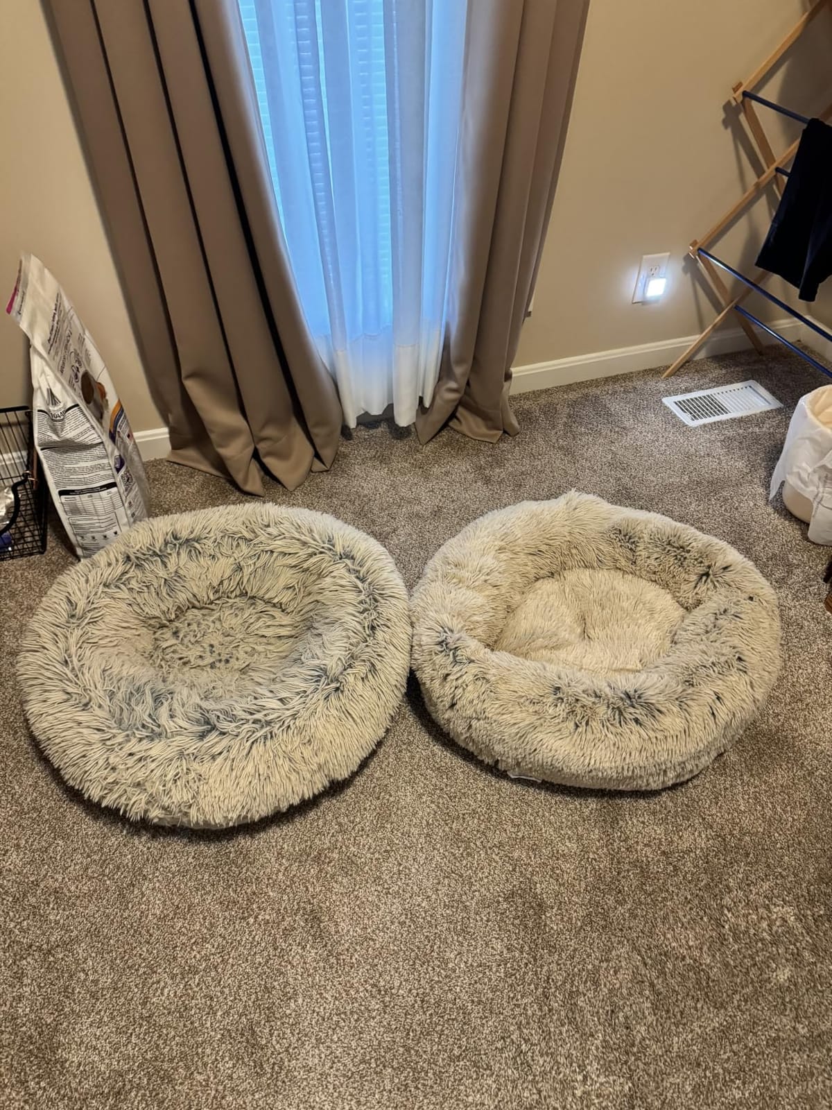 Best Friends by Sheri Original Calming Donut Dog Bed, Oyster, Medium, 30