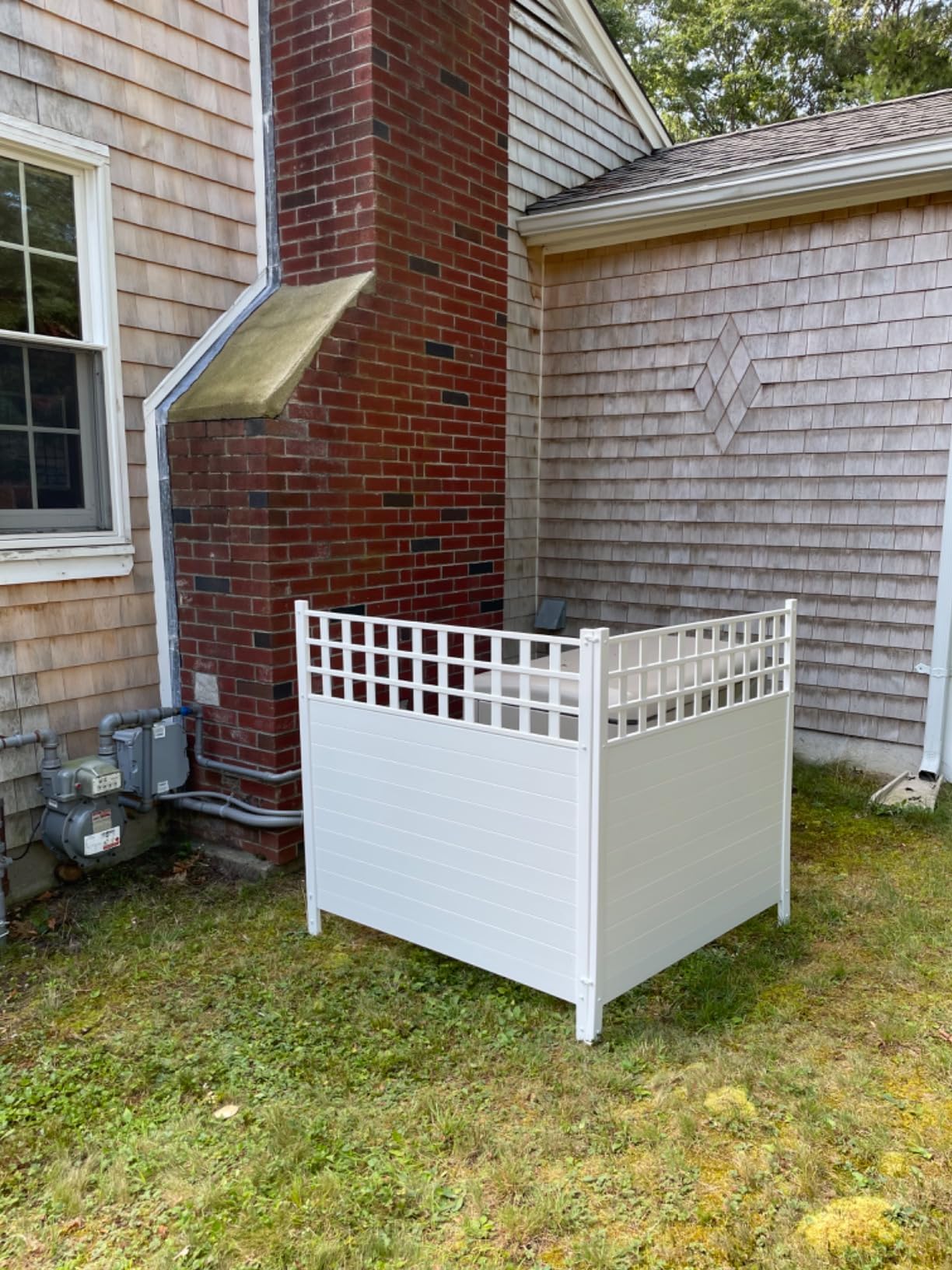 Zippity Keswick Privacy Screen and Fence, White Vinyl DIY No Dig Kit customer photo 1