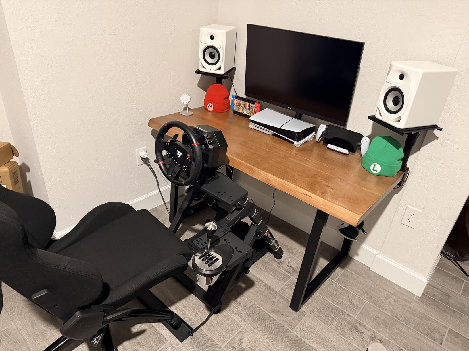 Next Level Racing Wheel Stand 2.0. Steering wheel stand for Thrustmaster, Fanatec, moza Racing on PC and video game consoles. Upgradeable to full cockpit with GTSeat add-on (not included) customer photo 1