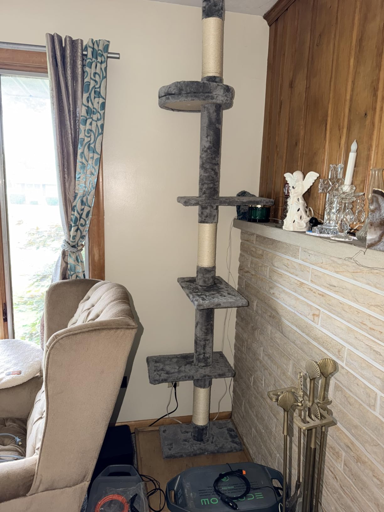PETEPELA 5-Tier Floor to Ceiling Cat Tree, 95-107In Tall Cat Tower Beige customer photo 2