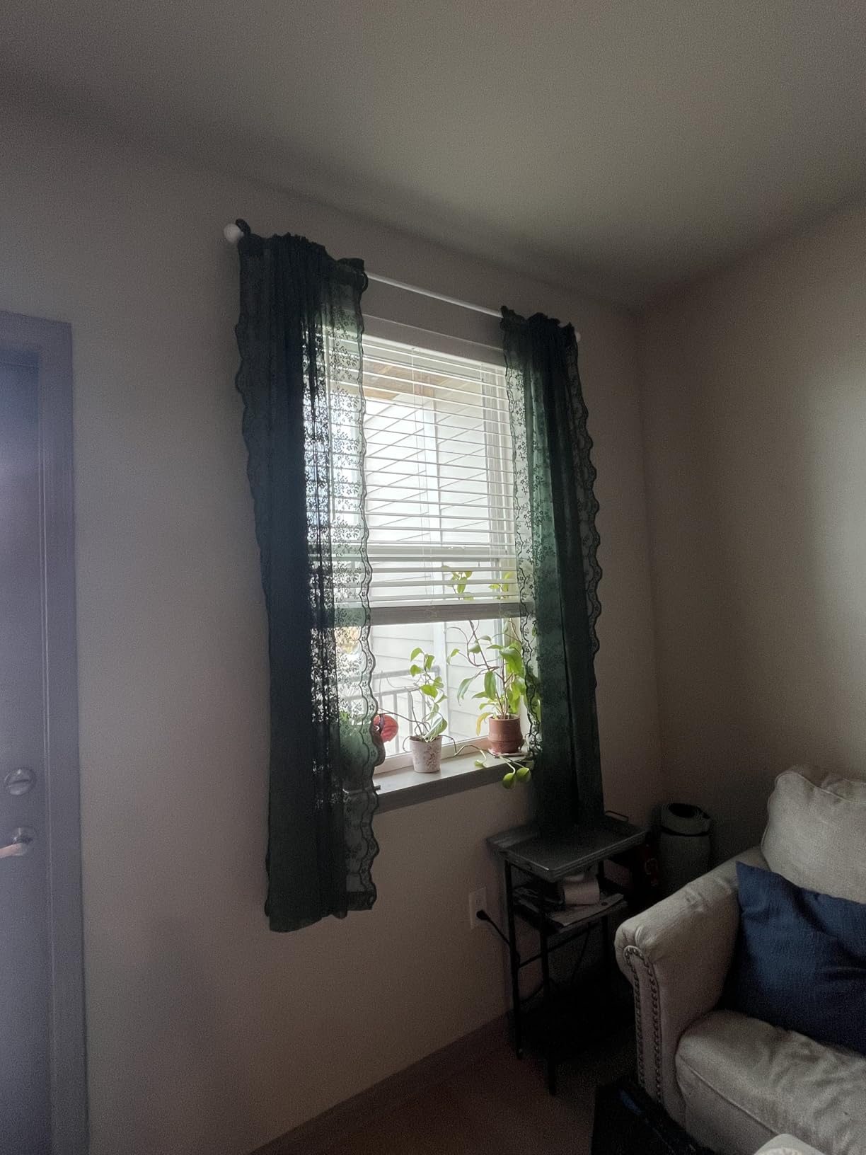 YJ YANJUN Vintage Lace Curtains 84 Inches Long-Victorian Floral Pattern Ivory Sheer Curtain Panels for Living Room Bedroom French Door, Light Filtering Drapes, 2 Panels 52W x 84L Cream customer photo 2