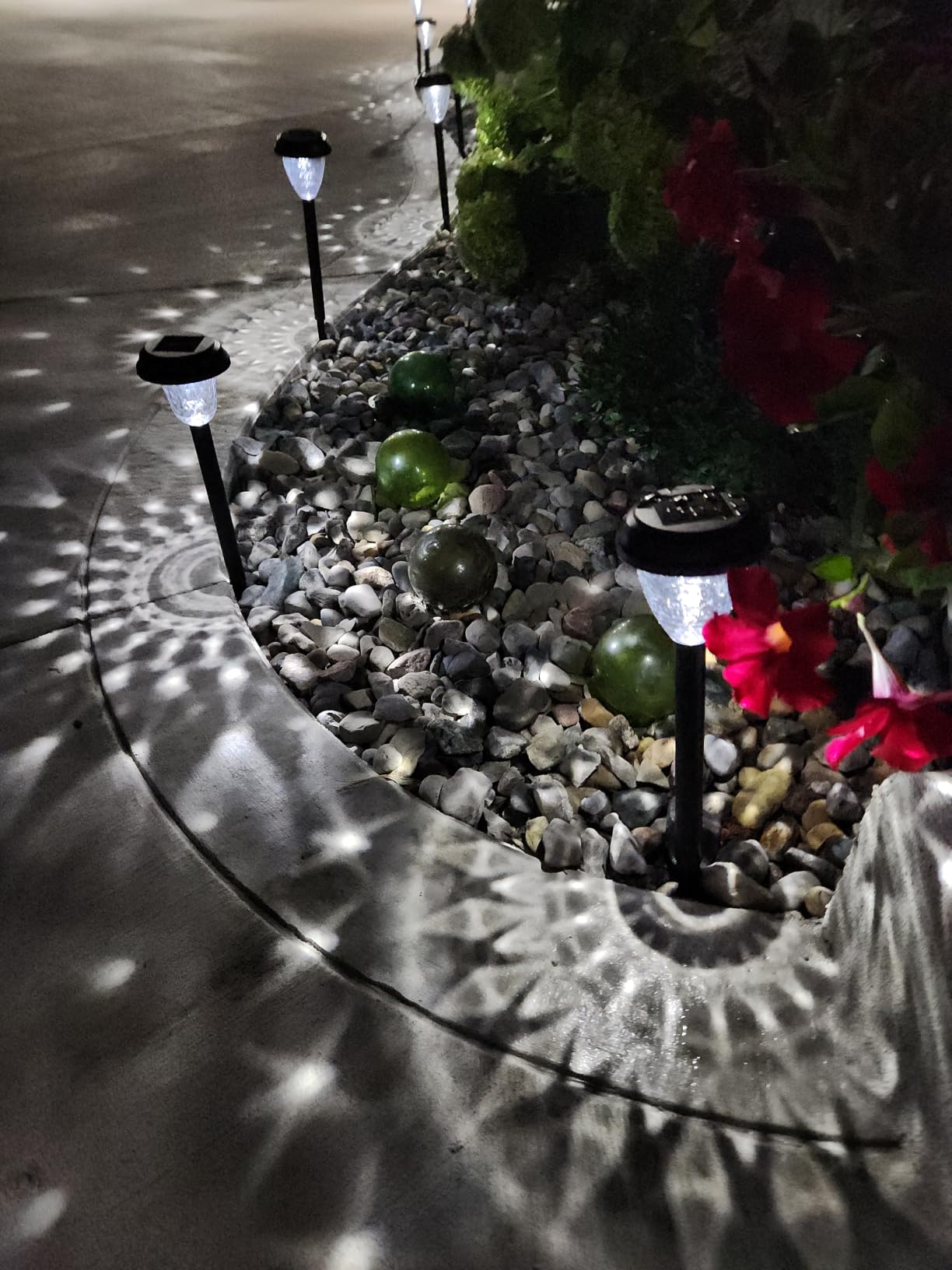 URAGO Super Bright Solar Lights Outdoor Waterproof-10 Pack, Dusk to Dawn Up to 12 Hrs Solar Powered Outdoor Pathway Garden Lights Auto On/Off, LED Landscape Lighting Decorative for Walkway Patio Yard customer photo 1