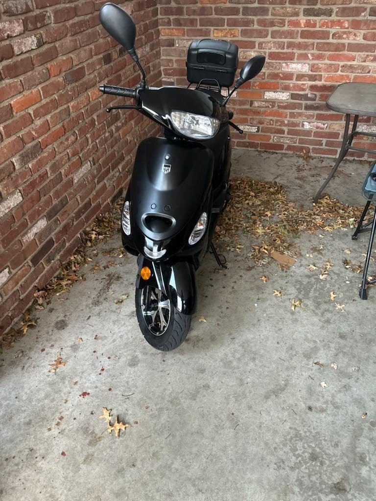 HHH 49cc/50cc Scooter Gas Street Scooter Moped for Youth and Adult with Rear Storage Trunk (Black) customer photo 2