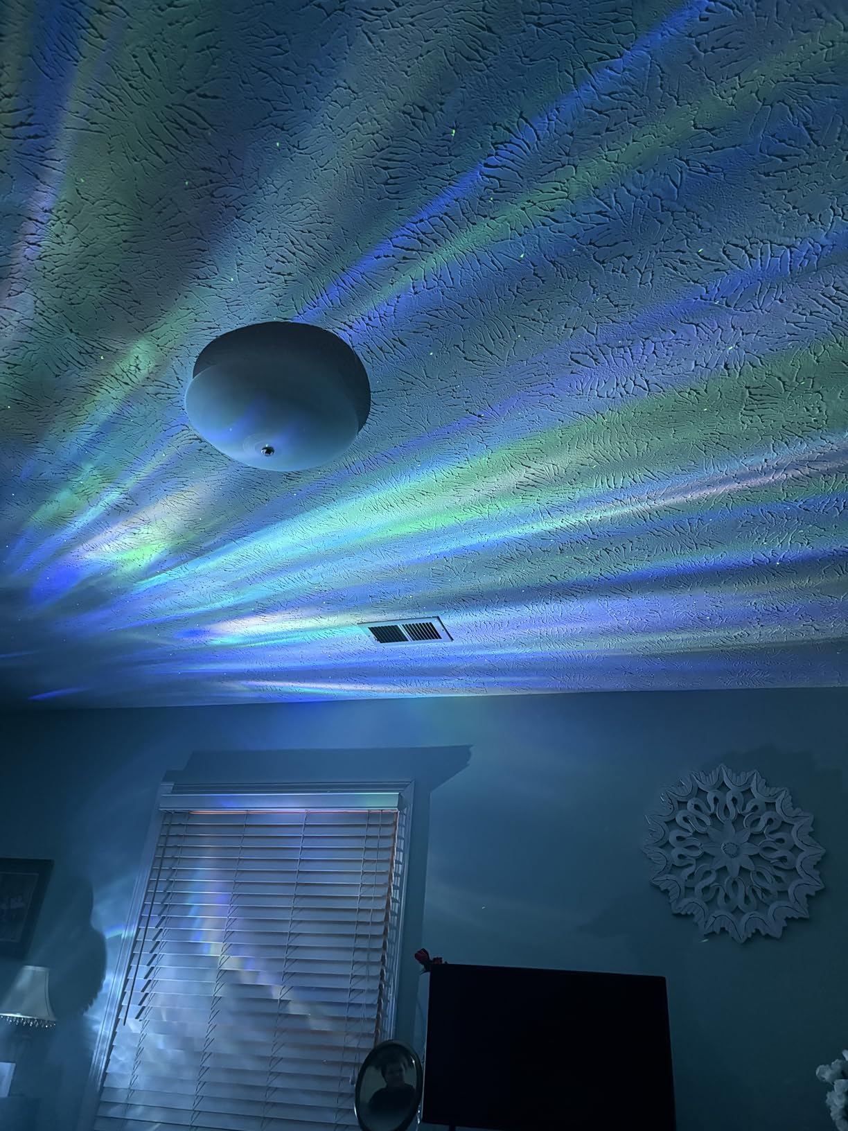 ENOKIK Galaxy Projector, Star Aurora Night Light Bluetooth Speaker, Black | 33 Dynamic Light Effects, 8 Soothing White Noises, Remote Timer, 360° Adjustable Projection Angle, Ideal Gift, Home Decor customer photo 2