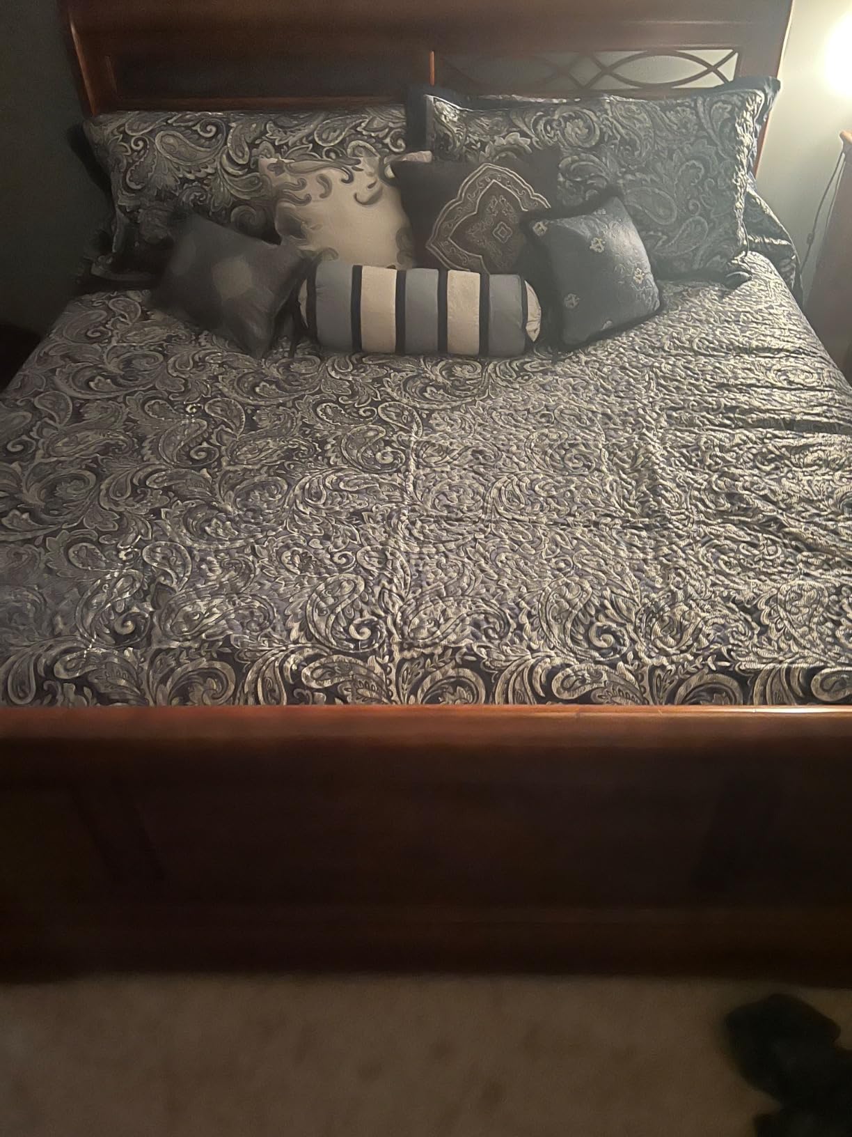 Madison Park Reversible Jacquard Quilted King Bedspread Set Black, 5pc customer photo 1