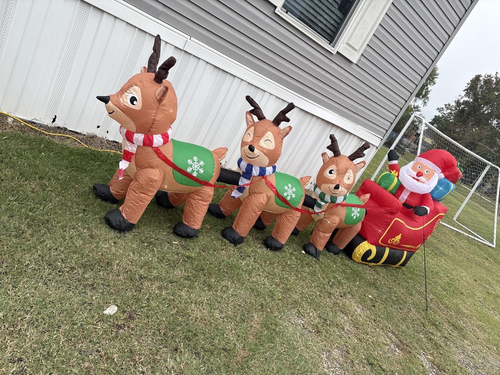 EAONE 12 Ft Christmas Inflatables Outdoor Decorations Giant Blow Up Yard Decorations Inflatable Santa Claus on Sleigh and 3 Reindeer, with Built-in LED Lights for Indoor Outdoor Home Holiday Decor customer photo 2