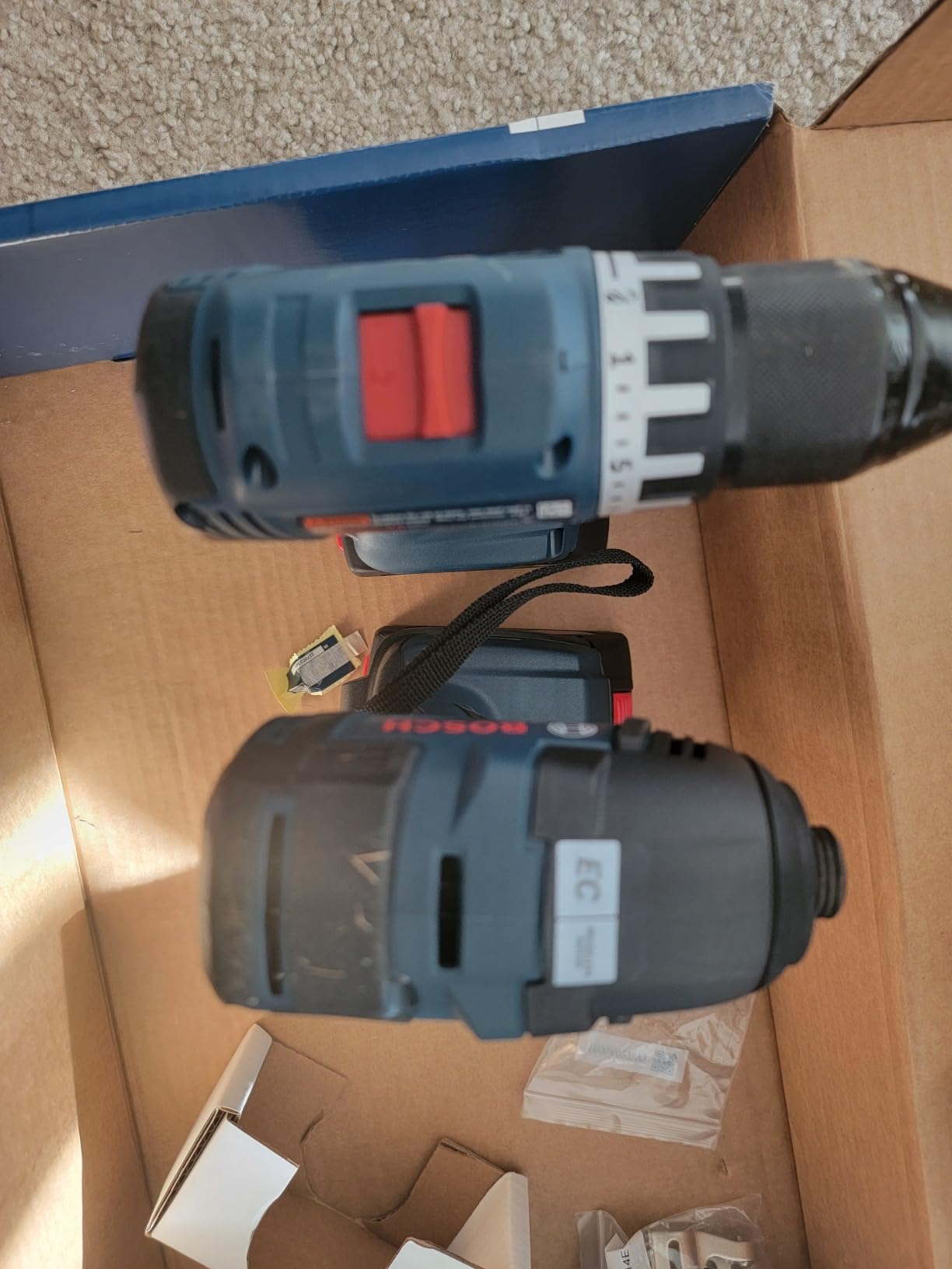 BOSCH GXL18V-27B22 Power Tool Combo Kit - 18V Brushless Compact 1/2 In. Cordless Drill Driver and 1/4 In. Hex Impact Driver (Includes: Two 2.0Ah Batteries, 18V Charger, and Carrying Tool Bag) customer photo 2