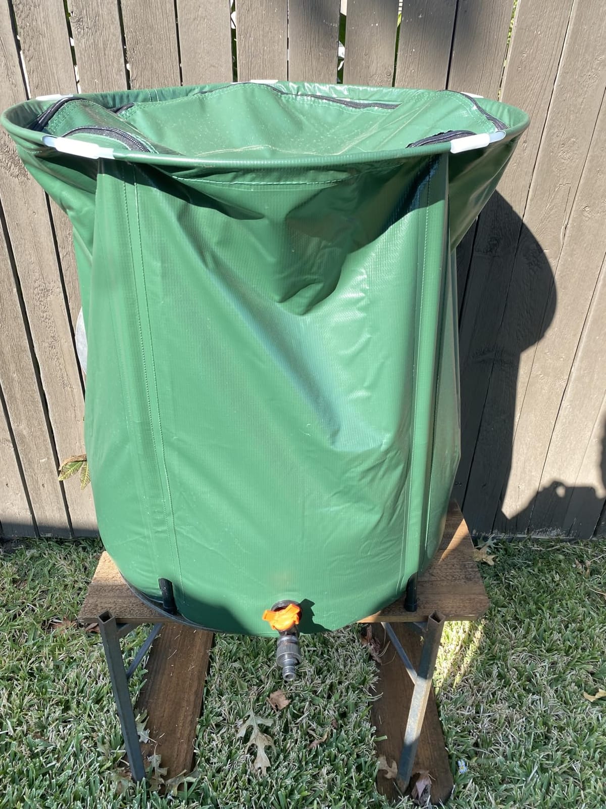 VINGLI Upgraded 100 Gallon Collapsible Rain Barrel, Portable Water Storage Collection System, Weather Proof Sturdy Tank Catcher Container with Filter Spigot Overflow Kit Black customer photo 2