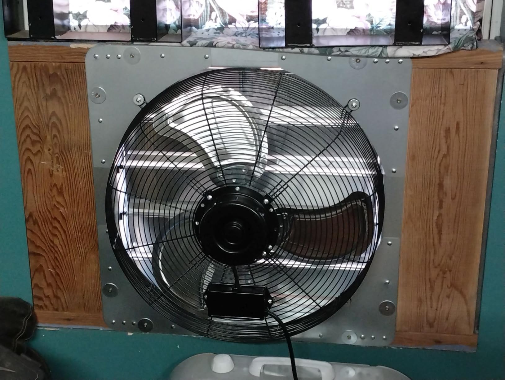 KEN BROWN 20 Inch Shutter Exhaust Fan With 1.65 Meters Power Cord Wall Mounted, High Speed 3500CFM, Vent Fan For Garages And Shops, Greenhouse,Attic Ventilation customer photo 1