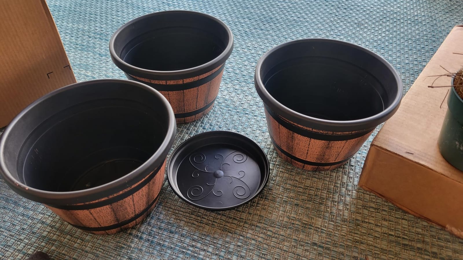 Quarut Plant Pots Set of 4 Pack 12 inch,Large Whiskey Barrel Planters with Drainage Holes & Saucer.Plastic Flower Pots Imitation Wine Barrel Design, for Indoor & Outdoor Garden Home Plants (Brown) customer photo 2