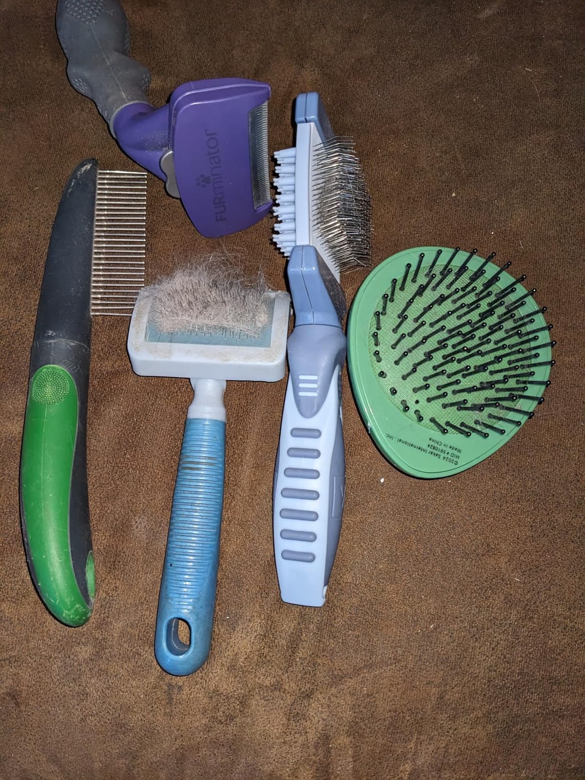 aumuca Undercoat Rake for Dogs, Deshedding & Dematting Comb for Cats, Horse customer photo 1