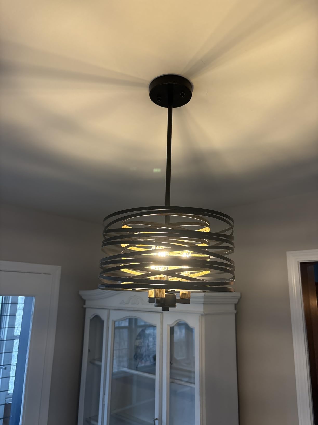 12.6'' Farmhouse Chandeliers for Dining Room, 3-Light Industrial Metal Hanging Light Fixture, Rustic Drum Pendant Light for Entryway Kitchen Foyer Bedroom, Black with Retro Wood Texture Interior customer photo 1