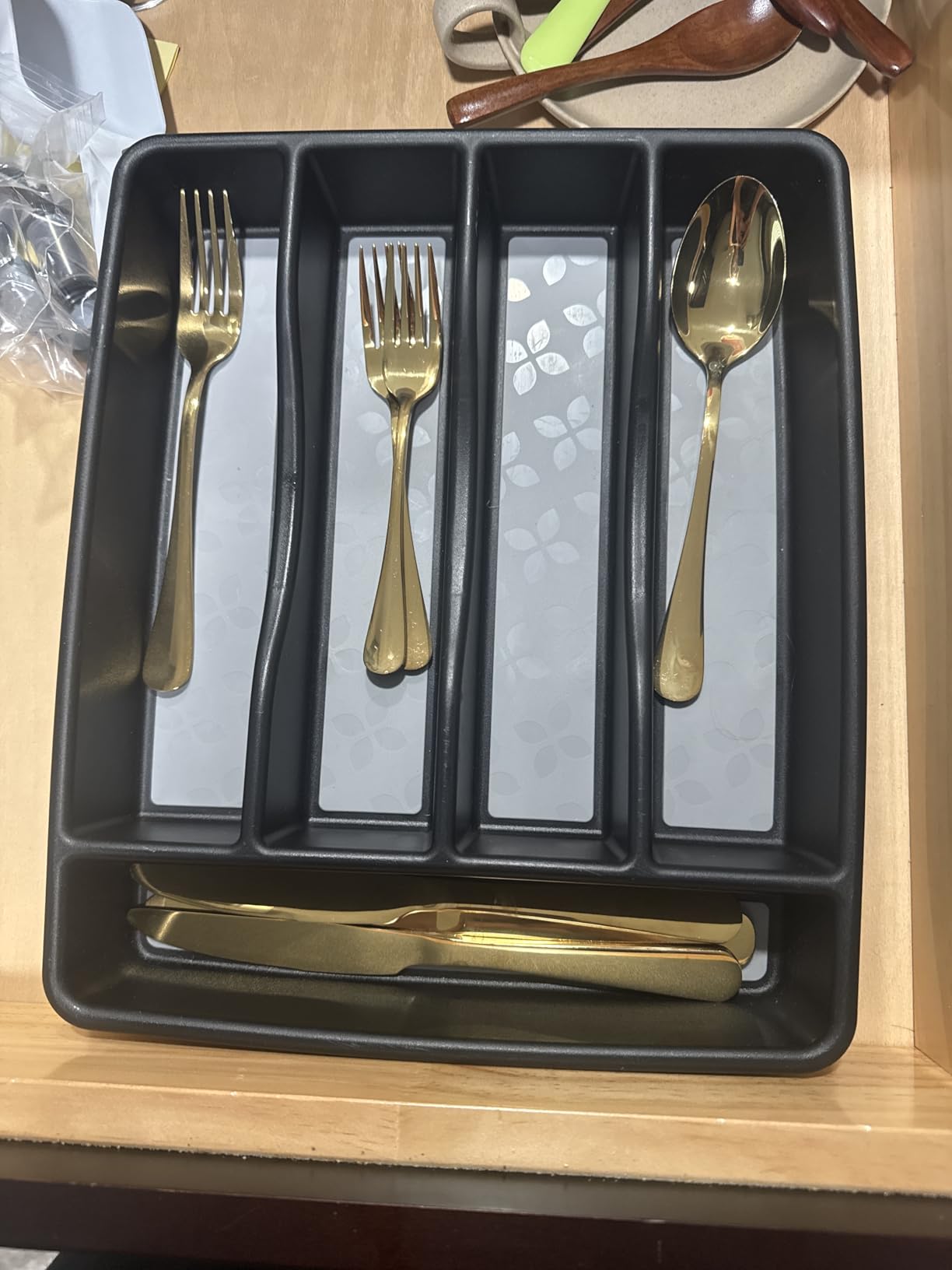 Briout Gold Silverware Set for 4, Golden Flatware Cutlery Set 20 Piece customer photo 2