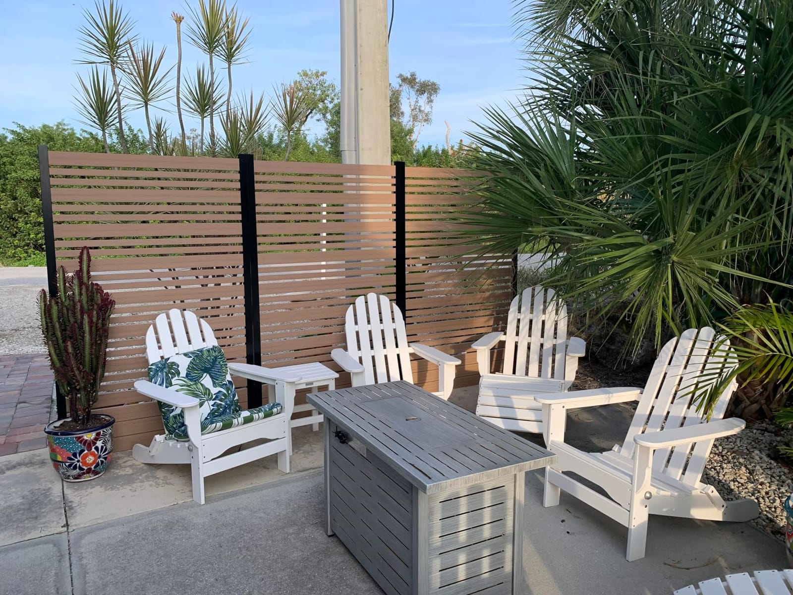 Enclo 6ftH Florence Privacy Screen w/Planter Box, Freestanding Cedar Vinyl customer photo 1