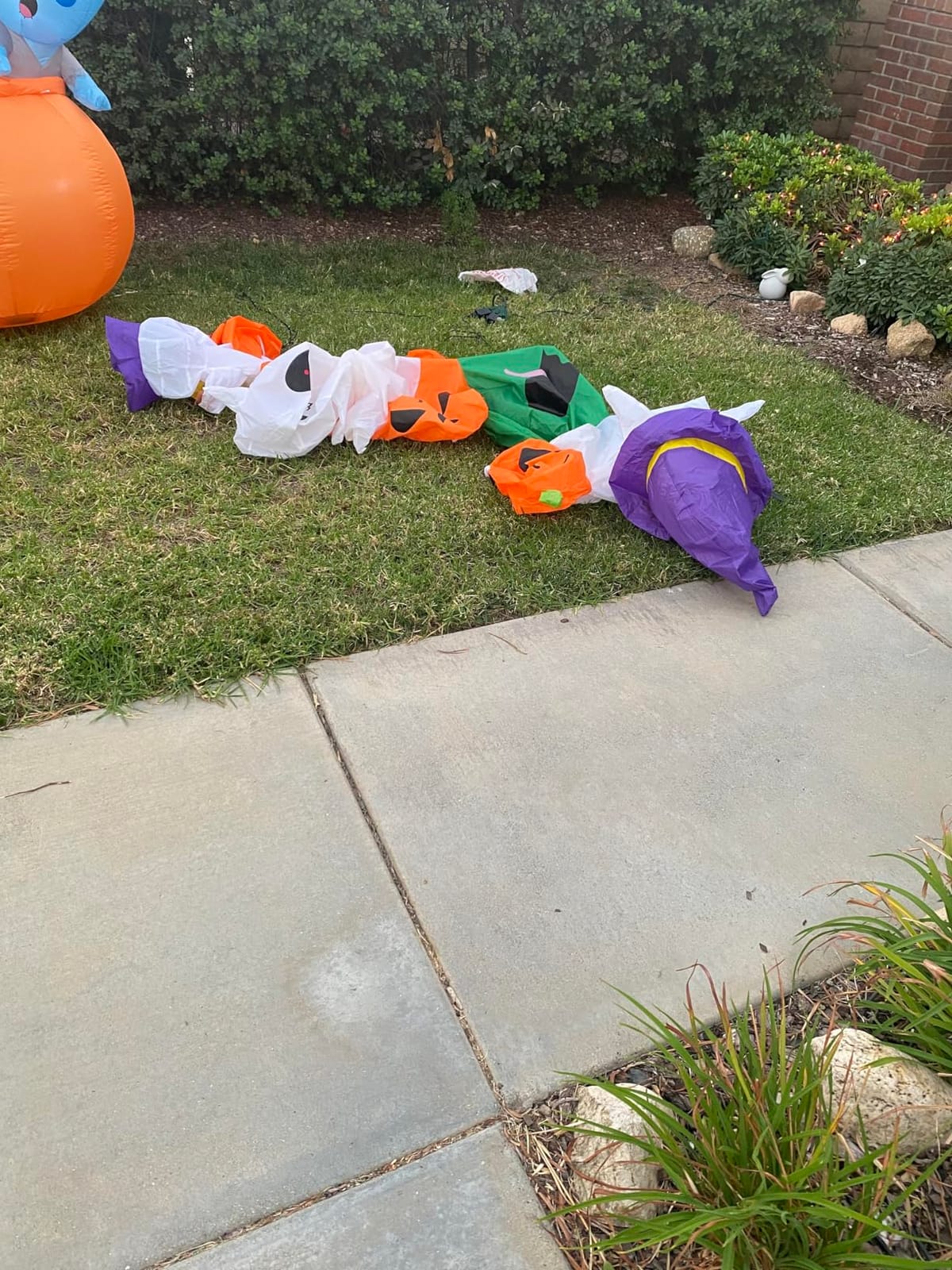 8 FT Halloween Inflatables Blow up Outdoor Decoration, Inflatable Ghost with Pumpkin Led Light Inflatables Outdoor Decor Blow up Inflatables for Holiday Party Lawn Yard Garden Décor customer photo 2