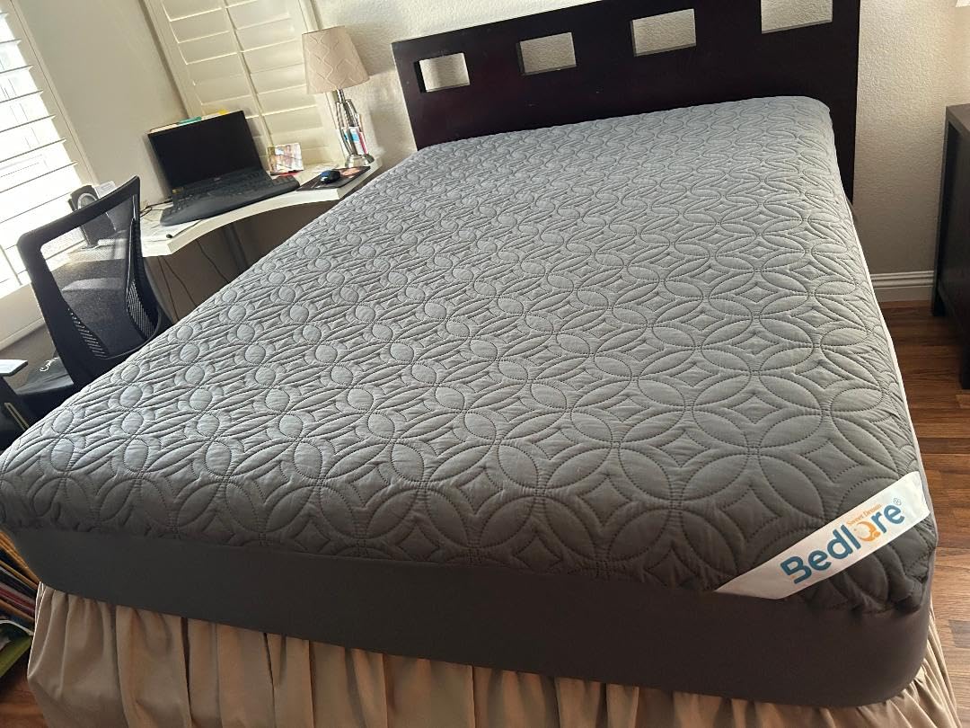 BEDLORE Waterproof Mattress Protector, Queen Size Mattress Pad Noiseless customer photo 1