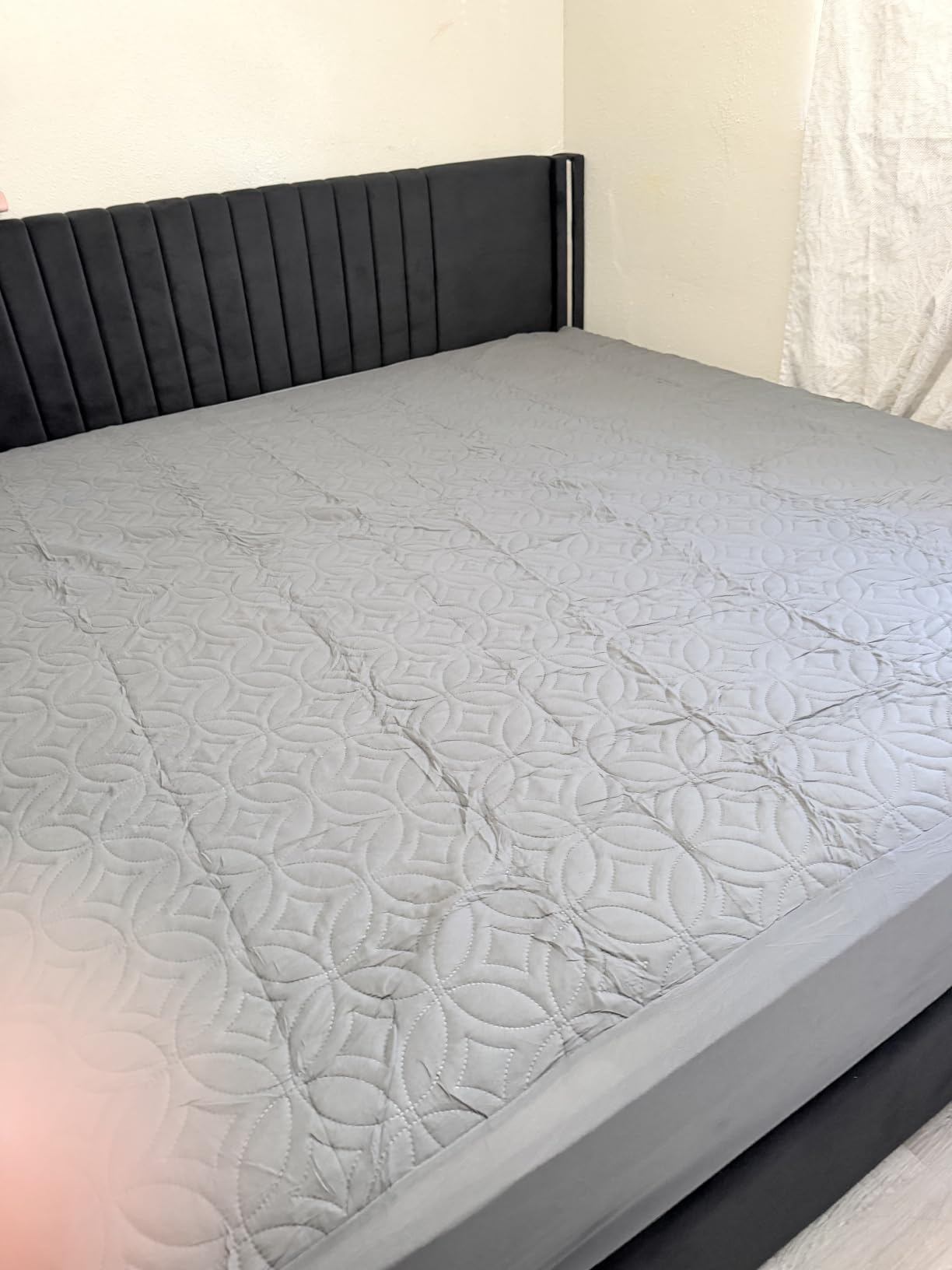 BEDLORE Waterproof Mattress Protector, Queen Size Mattress Pad Noiseless customer photo 2