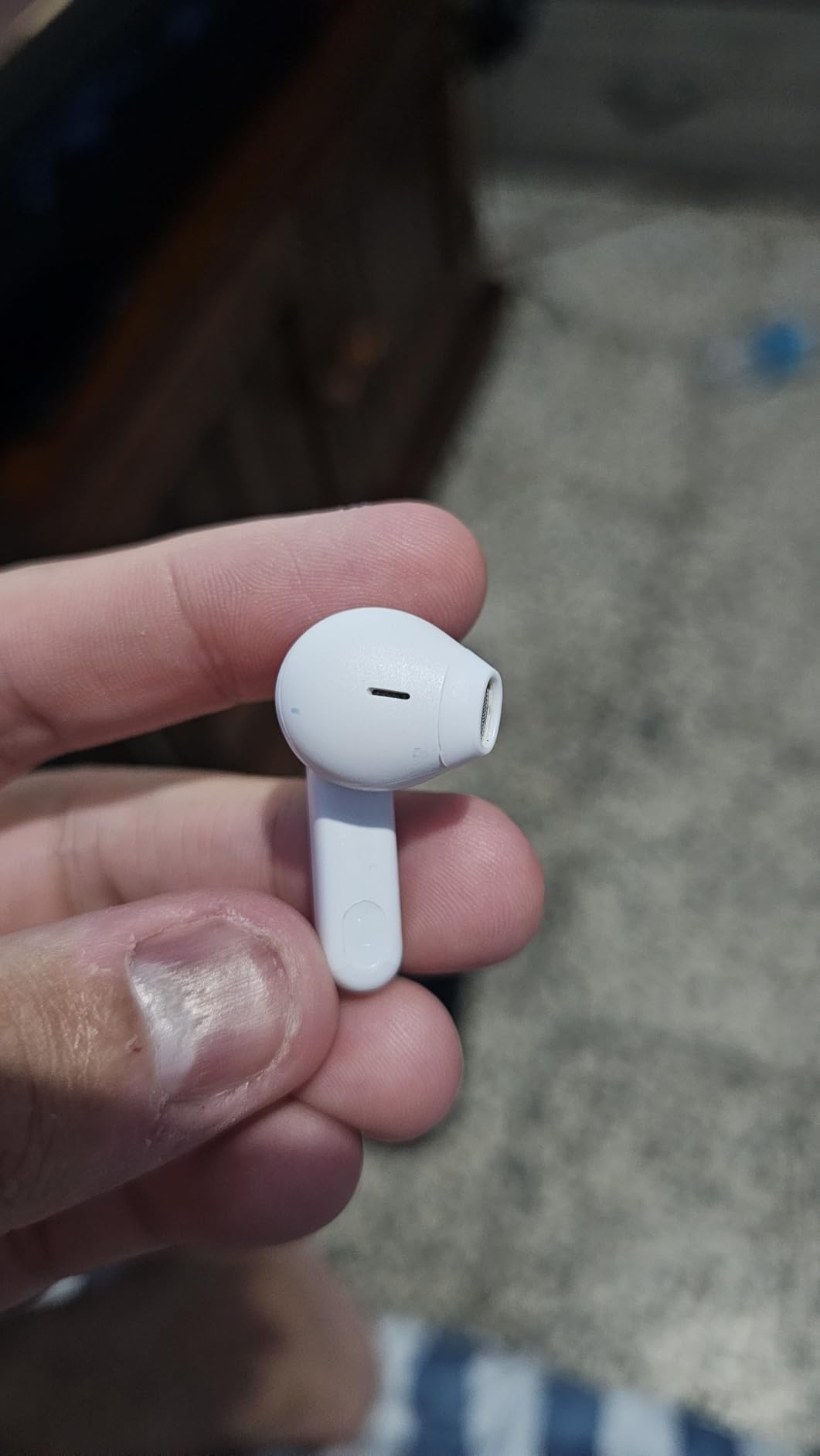 JBL Tune Flex - True Wireless Noise Cancelling Earbuds (White), Small customer photo 1