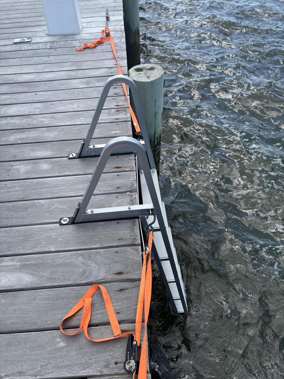 VEVOR Removable Dock Ladder 4 Steps 350 lbs Capacity Pontoon Boat Ladder customer photo 2