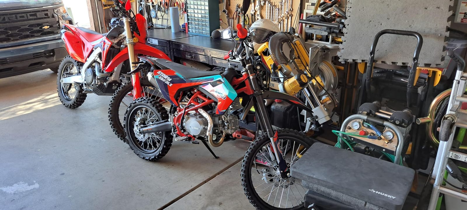 X-PRO 150 Dirt Bike Storm DLX 150 4-Speed Manual Transmission with All Lights, Electric/Kick Start, Big 19