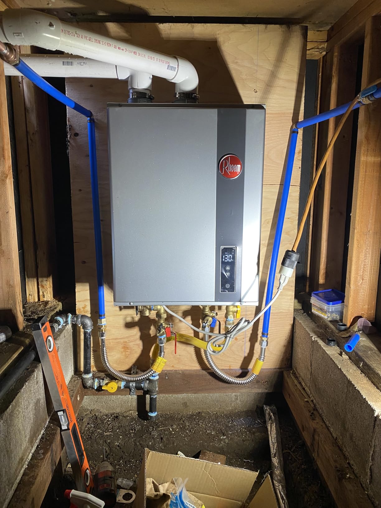 Rheem RTGH-84DVLP-3 RTGH Series 8.4 GPM Indoor Liquid Propane Tankless Water Heater customer photo 1