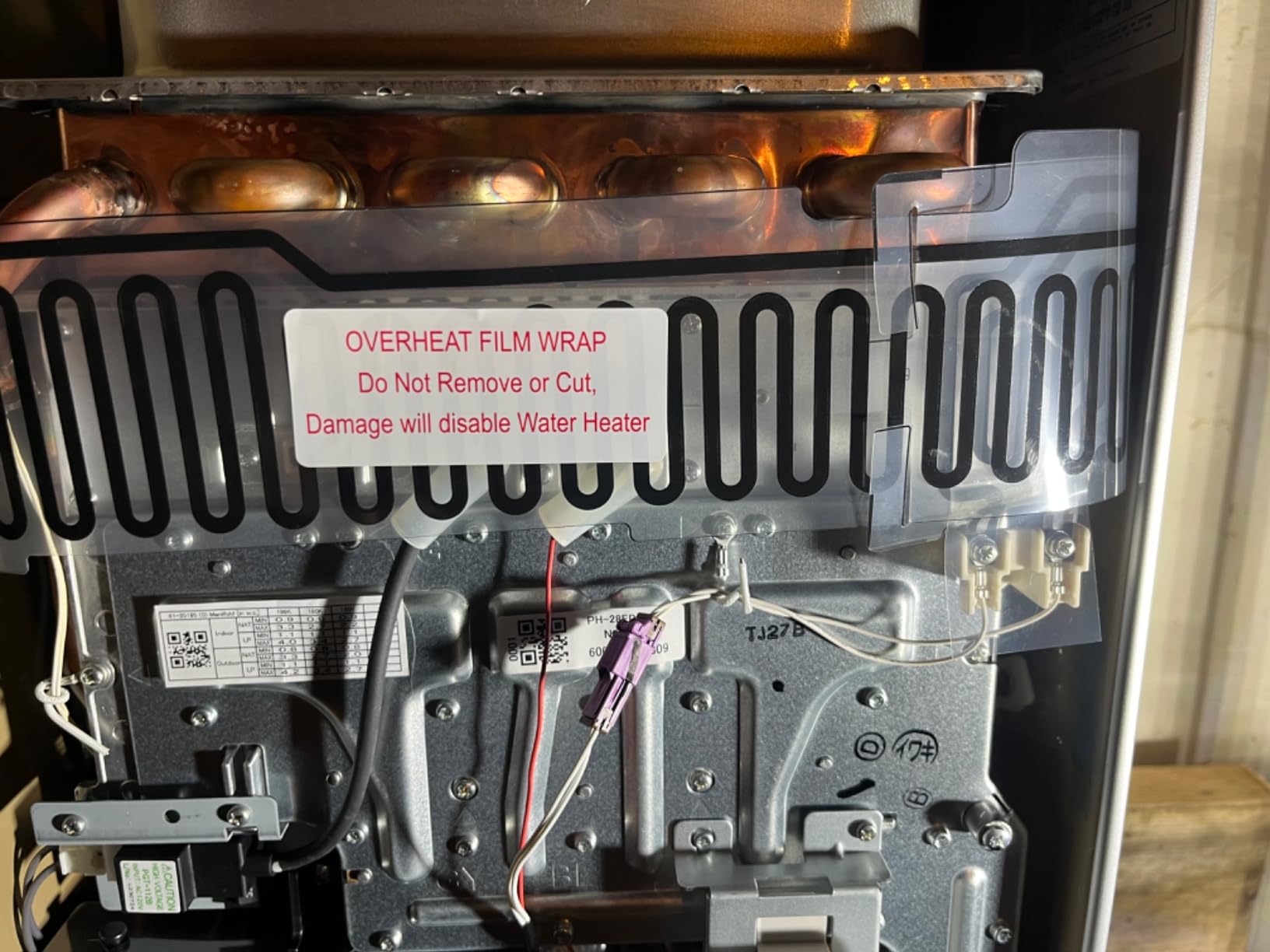 Rheem RTG Series 9.5 GPM Natural Gas Tankless Water Heater Indoor | 199,900 BTUs High Efficiency On Demand, Continuous Hot Water | Non-Condensing customer photo 2