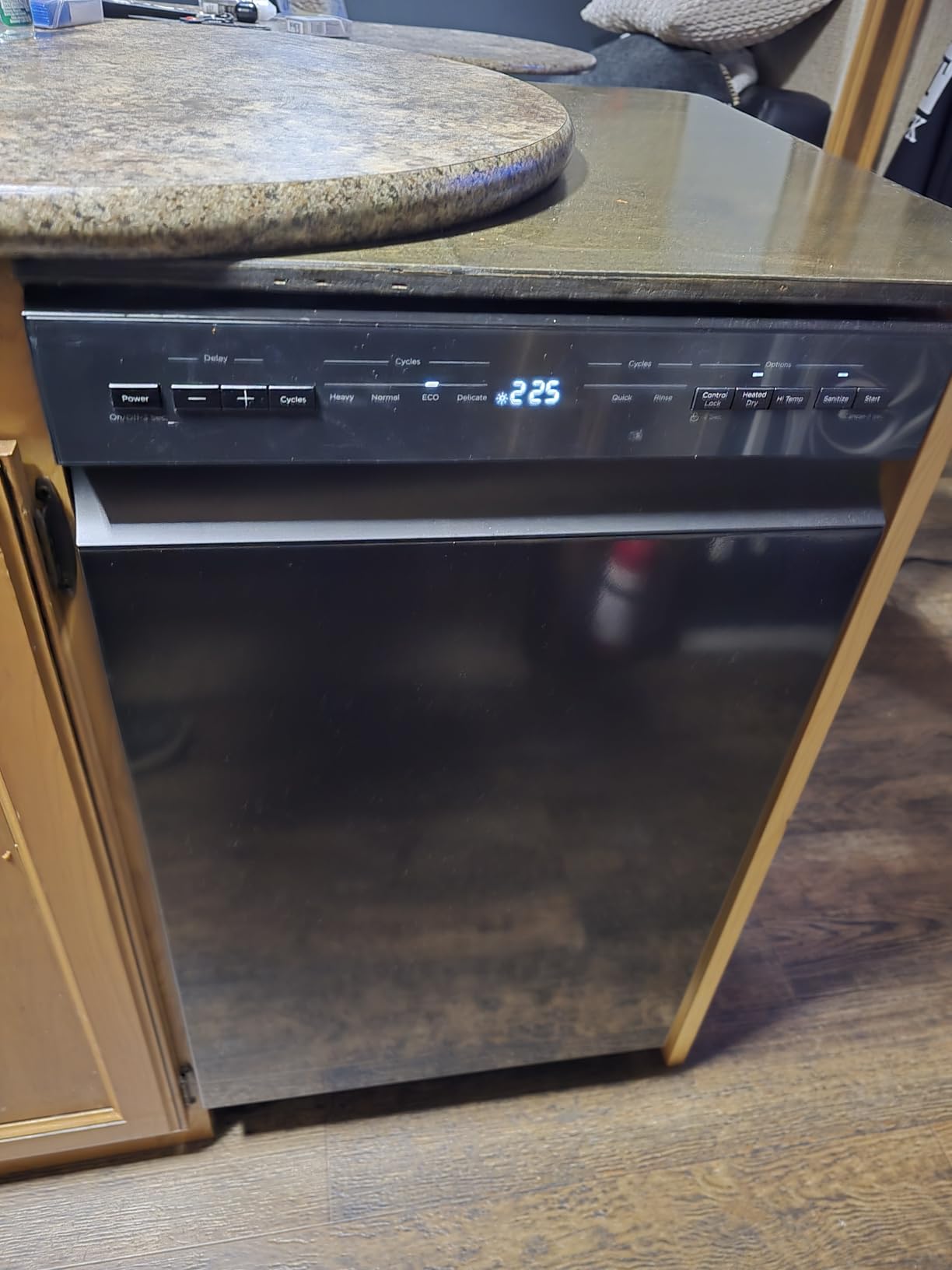Midea 18 Inch Built-in Dishwasher, 8 Place Settings, Stainless Steel Tub customer photo 2