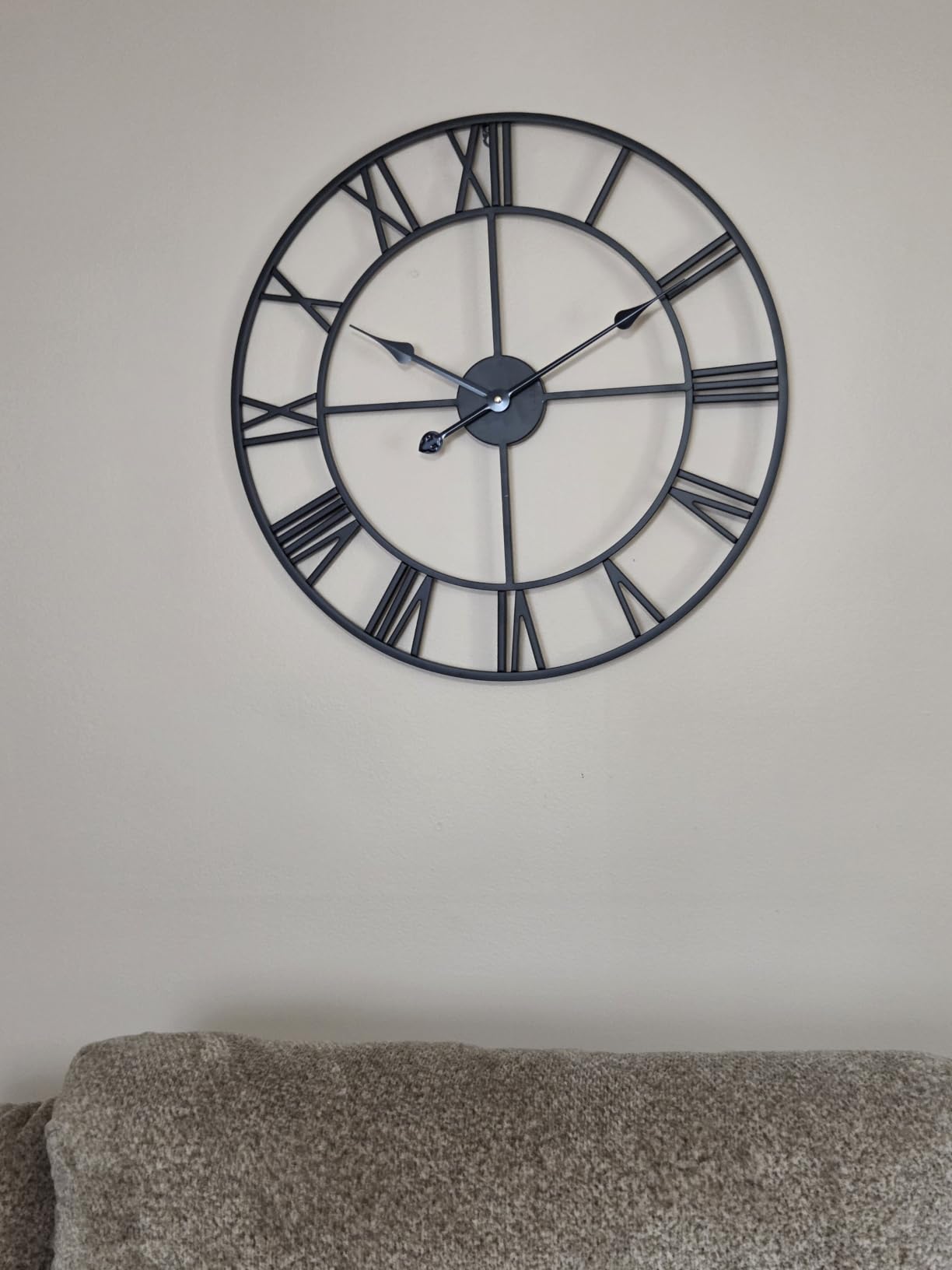 LEIKE 40 Inch Extra Large Modern Wall Clock, Oversize Rustic Round Nearly Silent Battery Operated, Black Metal Roman Numerals Wall Clocks for Living Room, Bedroom, Entrance Home Decor customer photo 1