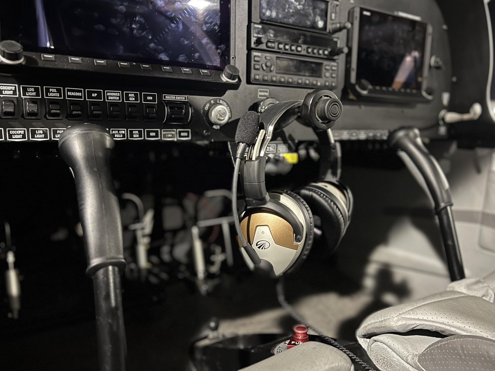 LIGHTSPEED Delta Zulu™ ANR Aviation Headset - Premium Noise Canceling Bluetooth Headset for Pilots with Built-in Carbon Monoxide Monitoring and Personalized EQ (GA Dual Plugs) customer photo 2