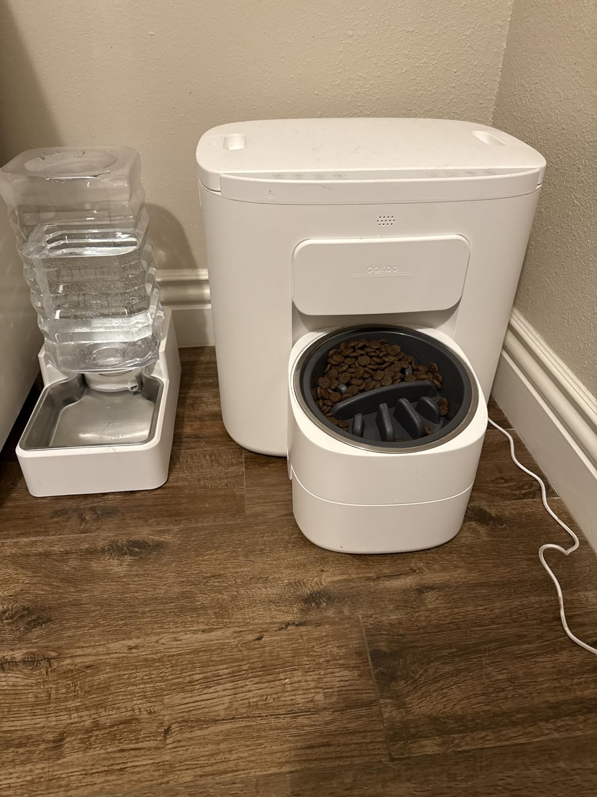 Dokoo Automatic Dog Feeder for Large Breeds, 15L/63 Cups Vacuum-Sealed Airtight Auto Pet Feeder for Dry Food, Timed Feeding, Anti-Clog Dispenser 2-22mm Kibble, Voice Recorder, Stainless Steel Bowl customer photo 1