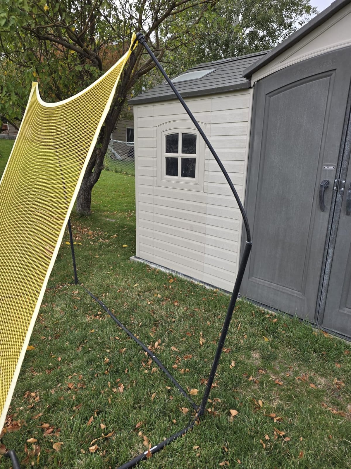 VEVOR Soccer Trainer，Portable Soccer Rebounder Net, Iron Soccer Practice Equipment, Sports Football Rebounder Wall with Portable Bag, Perfect for Team Solo Training, Passing, Volley customer photo 2