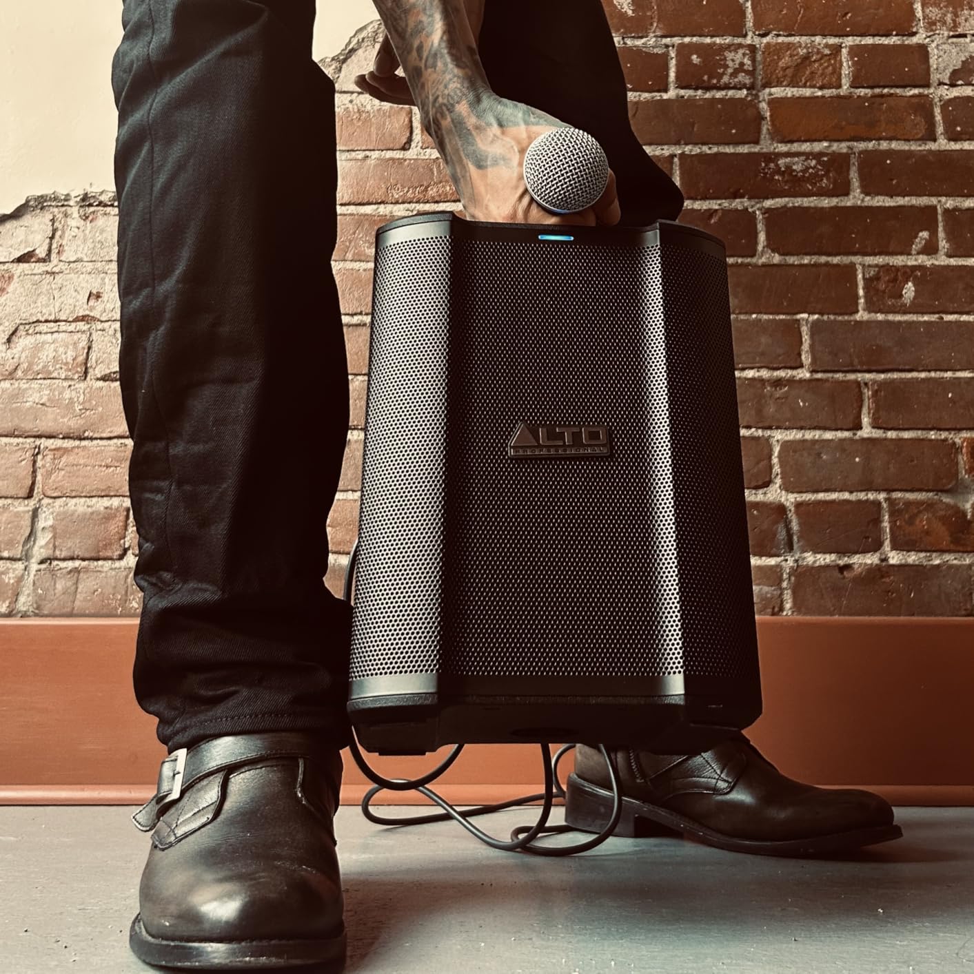 ALTO BUSKER 200W Portable PA Speaker System customer photo 1