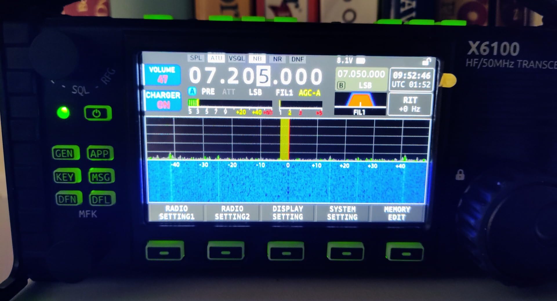 Xiegu X6100 HF Radio Transceiver HF/50MHz Full Mode SDR Auto Antenna Tuner customer photo 1