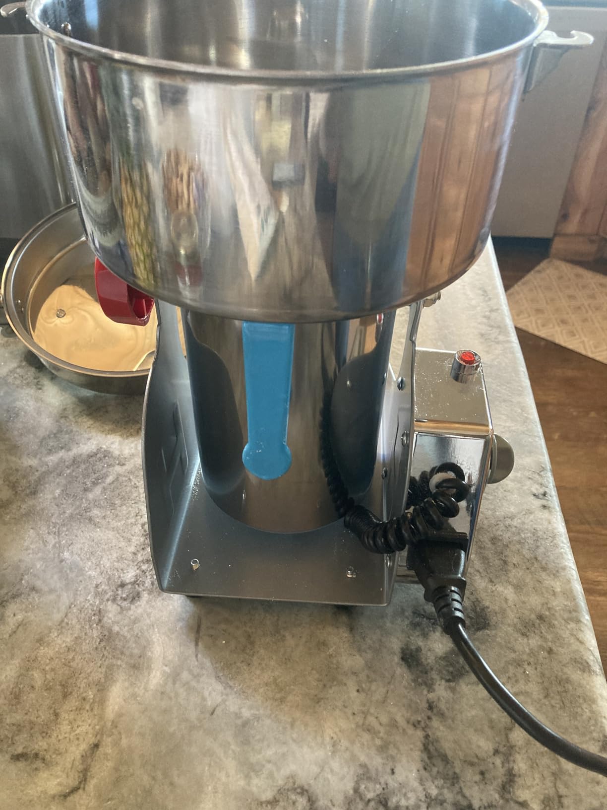 Grain Mill Grinder 2000g High Speed Food Grain Mill Stainless Steel Seeds Flour Nut Wheat Corn Spices & Seasonings Dry Grinder Electric Machine Grinder for Kitchen customer photo 1