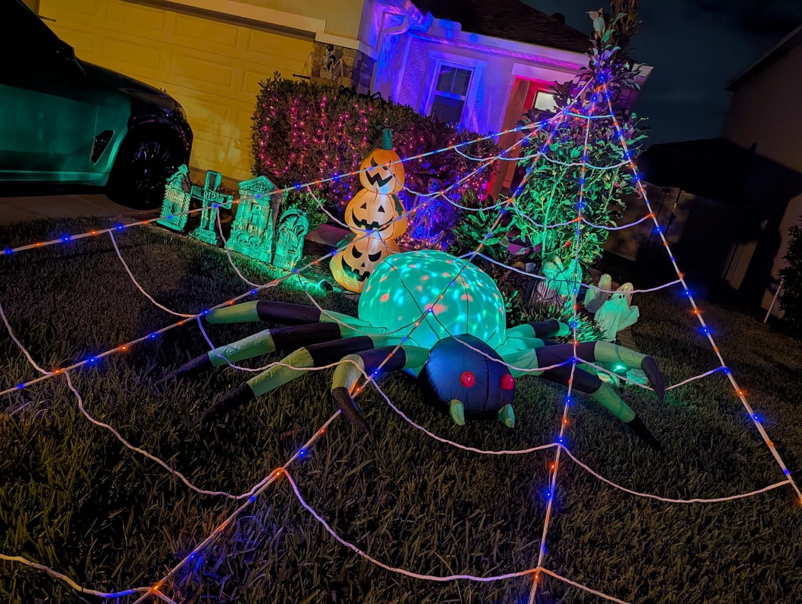 COMIN 9FT Halloween Inflatables Decorations Green Spider Yard LEDs Decor | Built-in LEDs and green scary spider design for Halloween lawn, garden, porch and party displays. customer photo 1