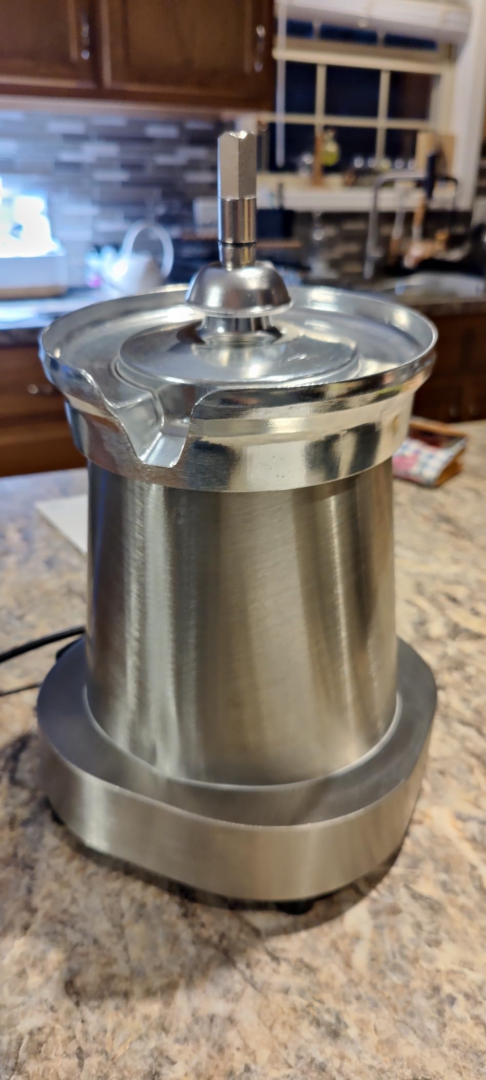YUANHAO Commercial Electric Citrus Juicer Machine customer photo 2