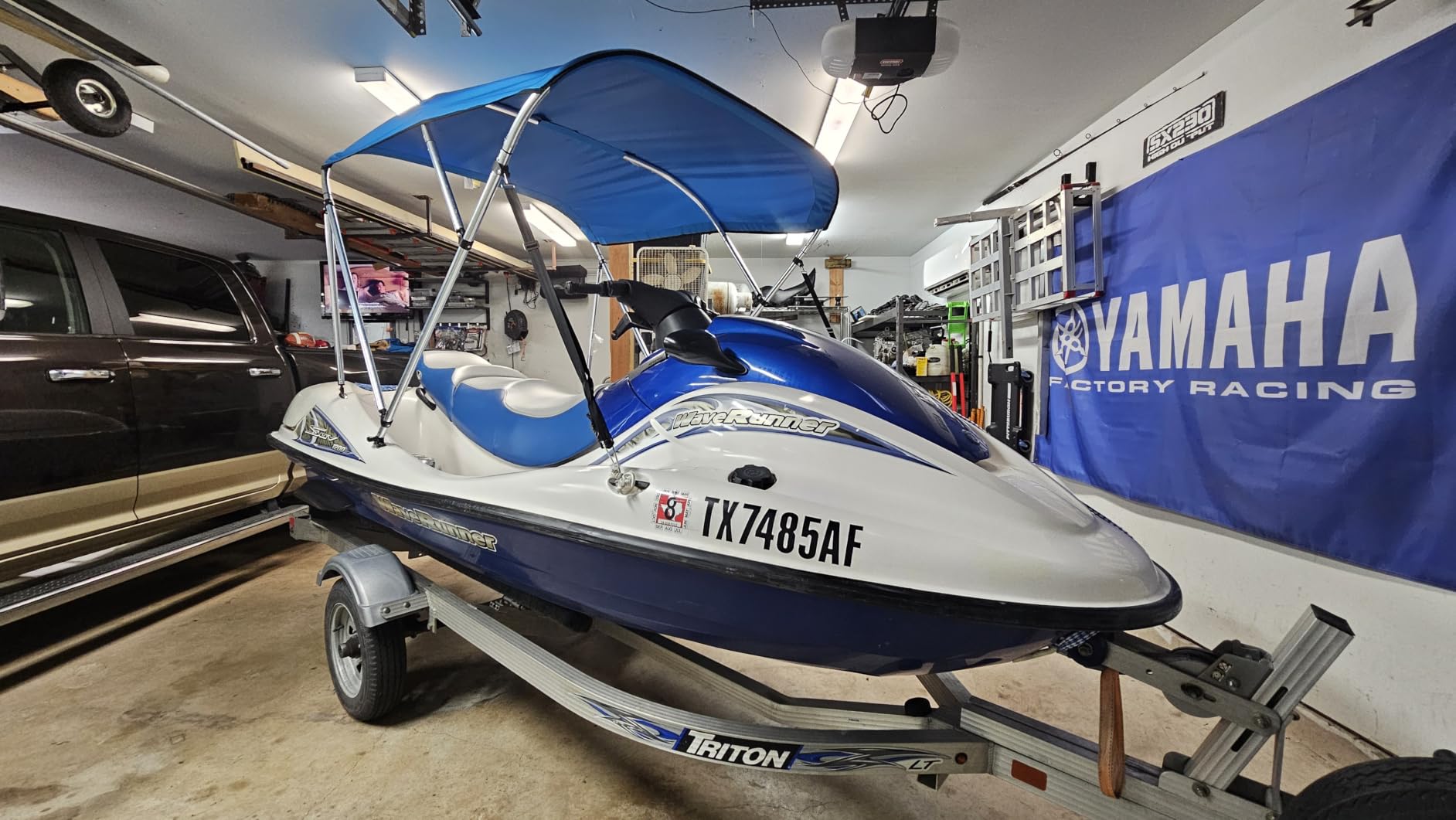 VEVOR 3 Bow Boat Bimini Tops, 600D Polyester Canopy with Aluminum Alloy Frame, Waterproof & Sun Shade Boat Awning Canopy with Storage Bag, 2 Support Poles, 4 Straps, 6'Lx(54