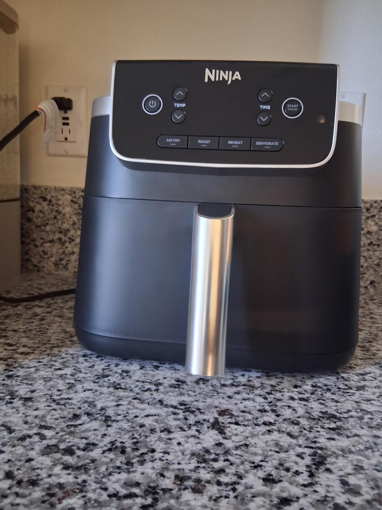 Ninja Air Fryer Pro, 5 Qt, 4-in-1, Grey, AF141 customer photo 2