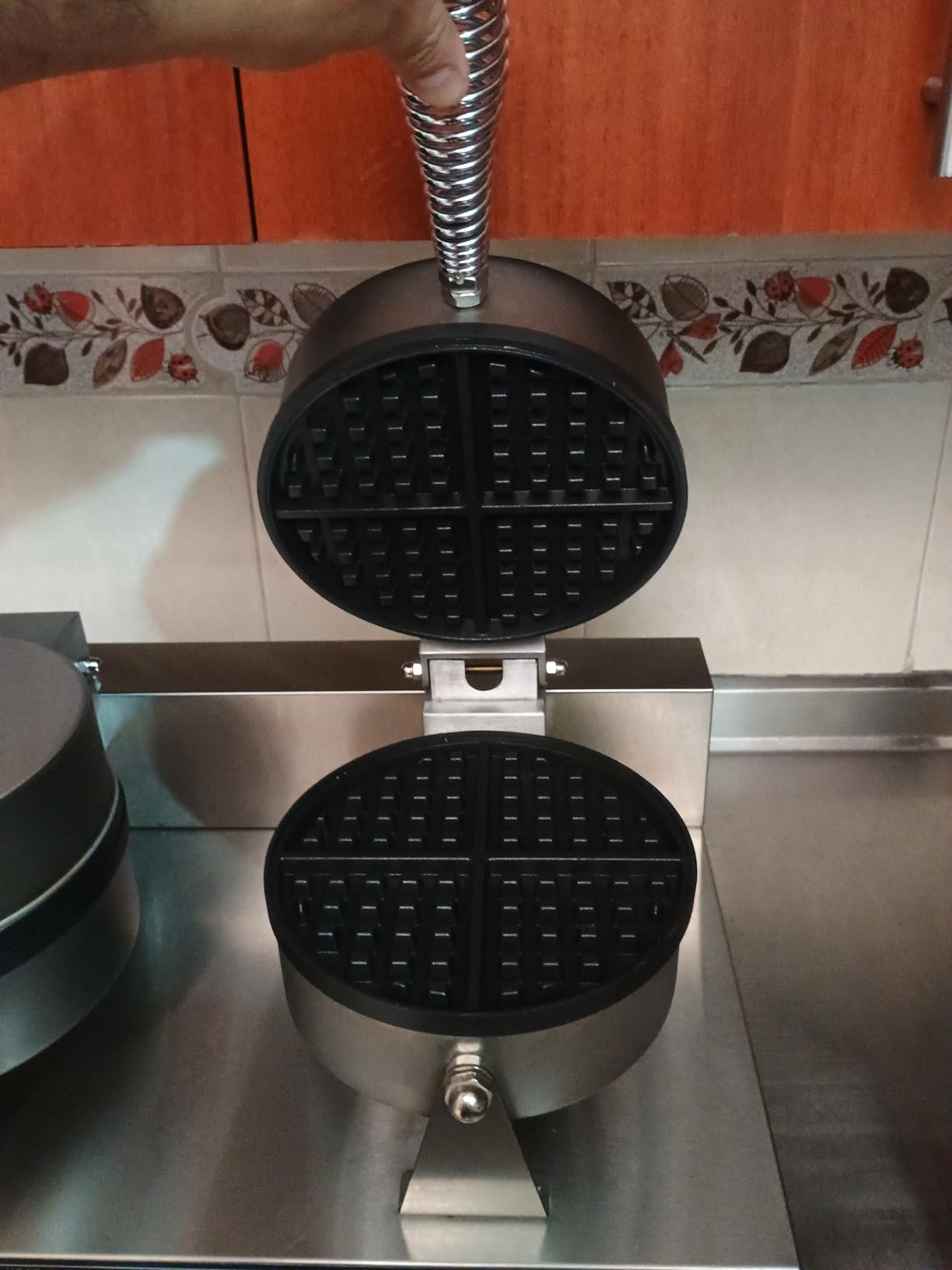 110V 2600W Commercial Double Waffle Maker,Non-Stick Commercial Waffle Baker,Stainless Steel Belgian Waffle Iron for Restaurant Party Food Stall, Bakery Snack Bar Family customer photo 1