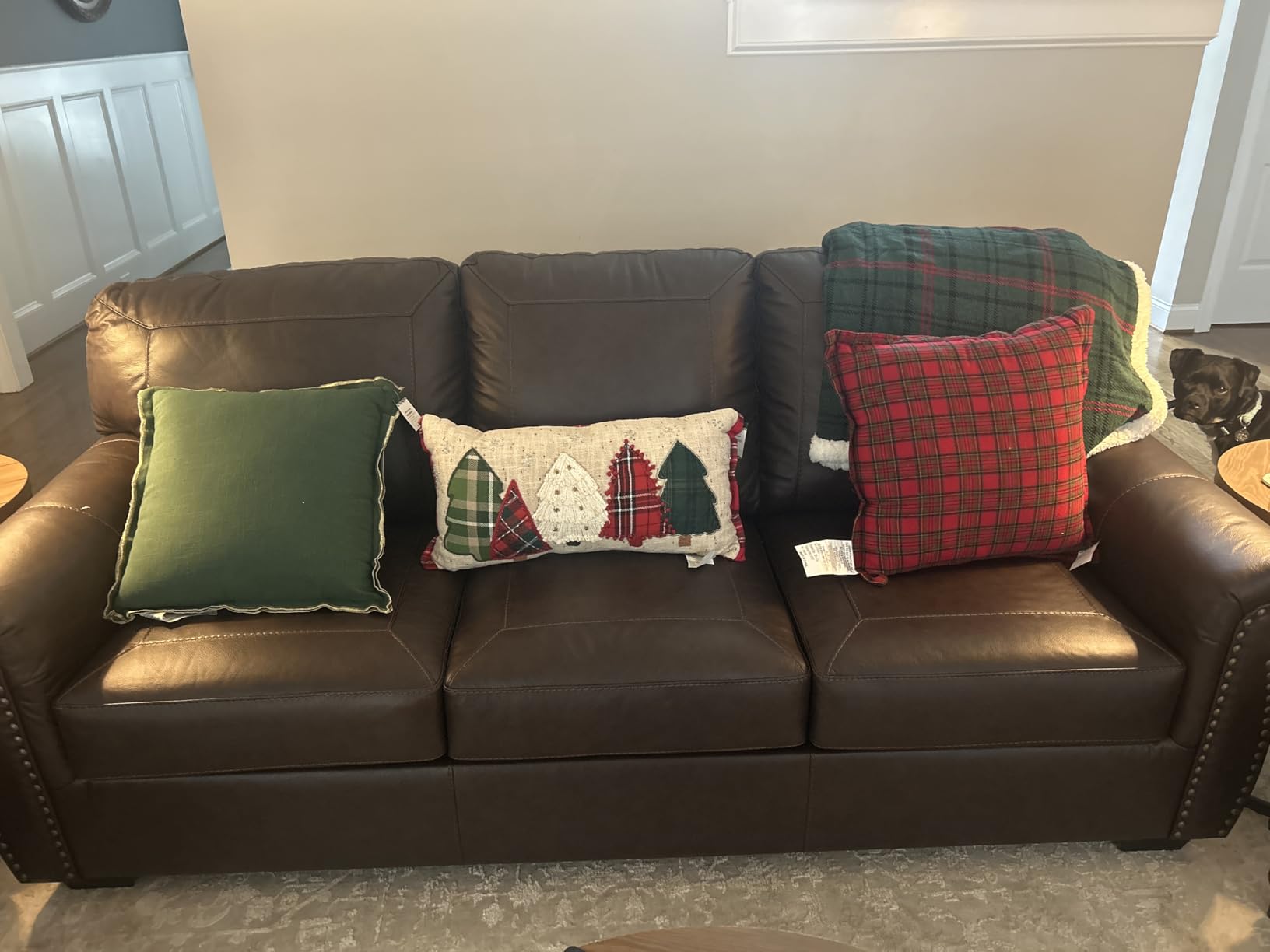 Signature Design by Ashley 92-in Classic Leather Sofa Couch, Dark Brown customer photo 1