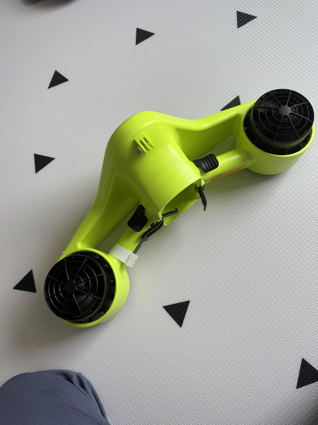 Asiwo Manta Underwater Scooter for Adults, Dual-Motor Sea Scooter, 3 Speeds, 35-Min Runtime, 131-ft Depth, 19.8-lb Thrust, Action Camera Mount for Diving and Snorkeling customer photo 1