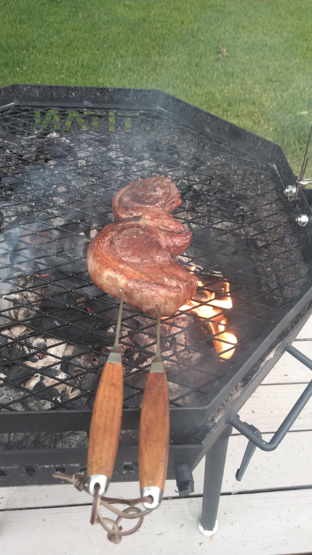 Ash & Ember Santa Maria Grill, Argentine Style Open Fire Grill, Adjustable Cooking Grate with Flywheel, BBQ Grill Comes with Cast Iron Skillet customer photo 1