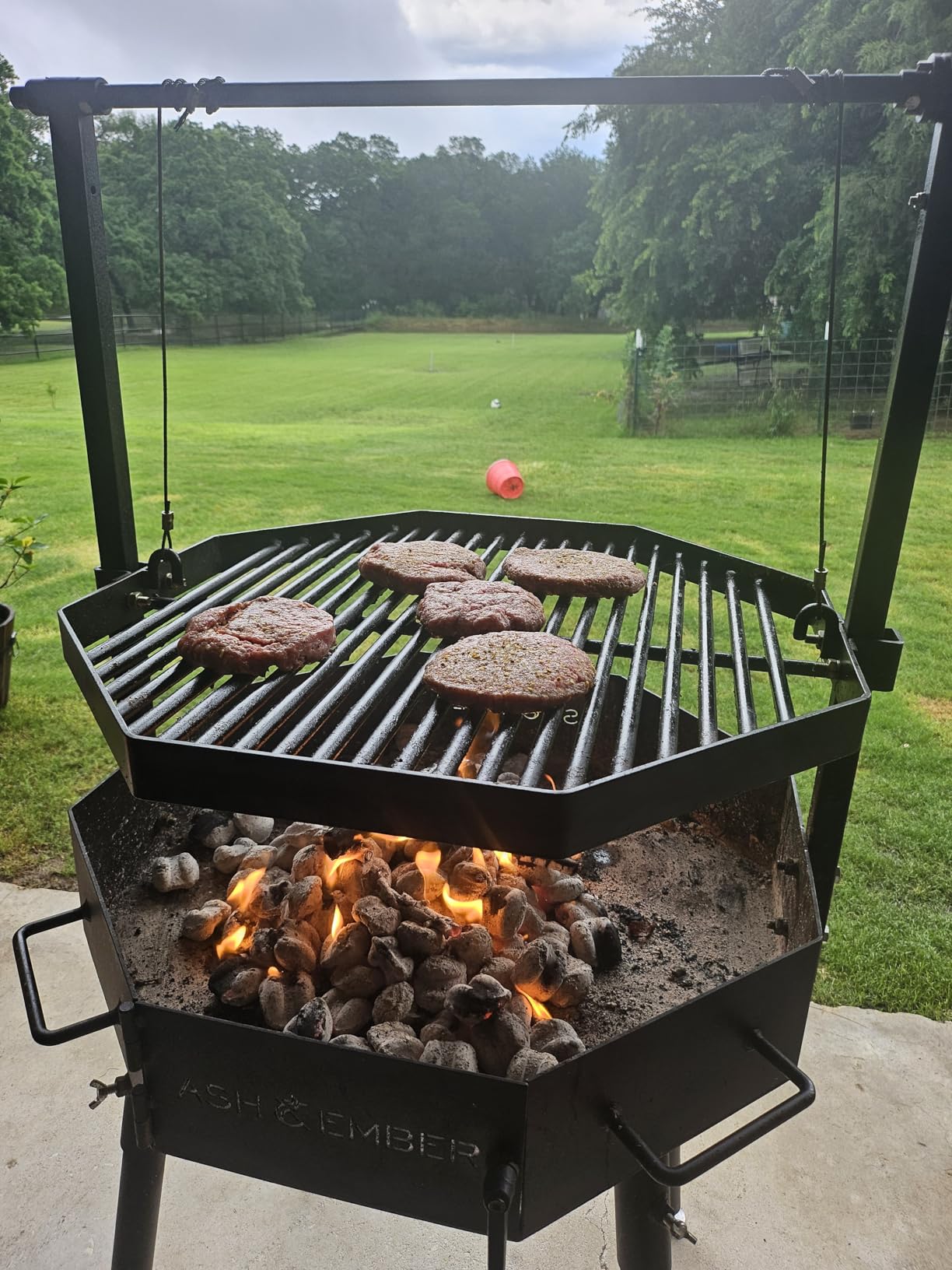 Ash & Ember Santa Maria Grill, Argentine Style Open Fire Grill, Adjustable Cooking Grate with Flywheel, BBQ Grill Comes with Cast Iron Skillet customer photo 2