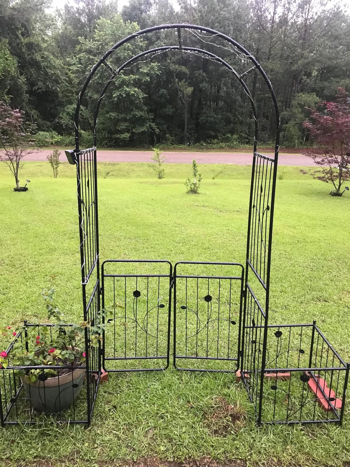 S AFSTAR 87-Inche Garden Arbor with Gate & Side Planter Box, Metal Garden Arch with Lockable Gate, Arched Top Arbour, Heavy-Duty Arched Trellis Archway for Climbing Plants Grape Vines Wedding Ceremony customer photo 2
