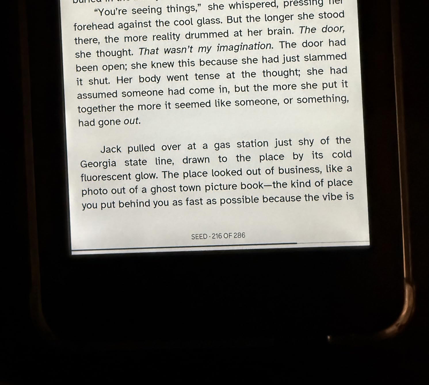 Kobo Clara BW eReader, 6” Touchscreen, Waterproof, 16GB, Black customer photo 2