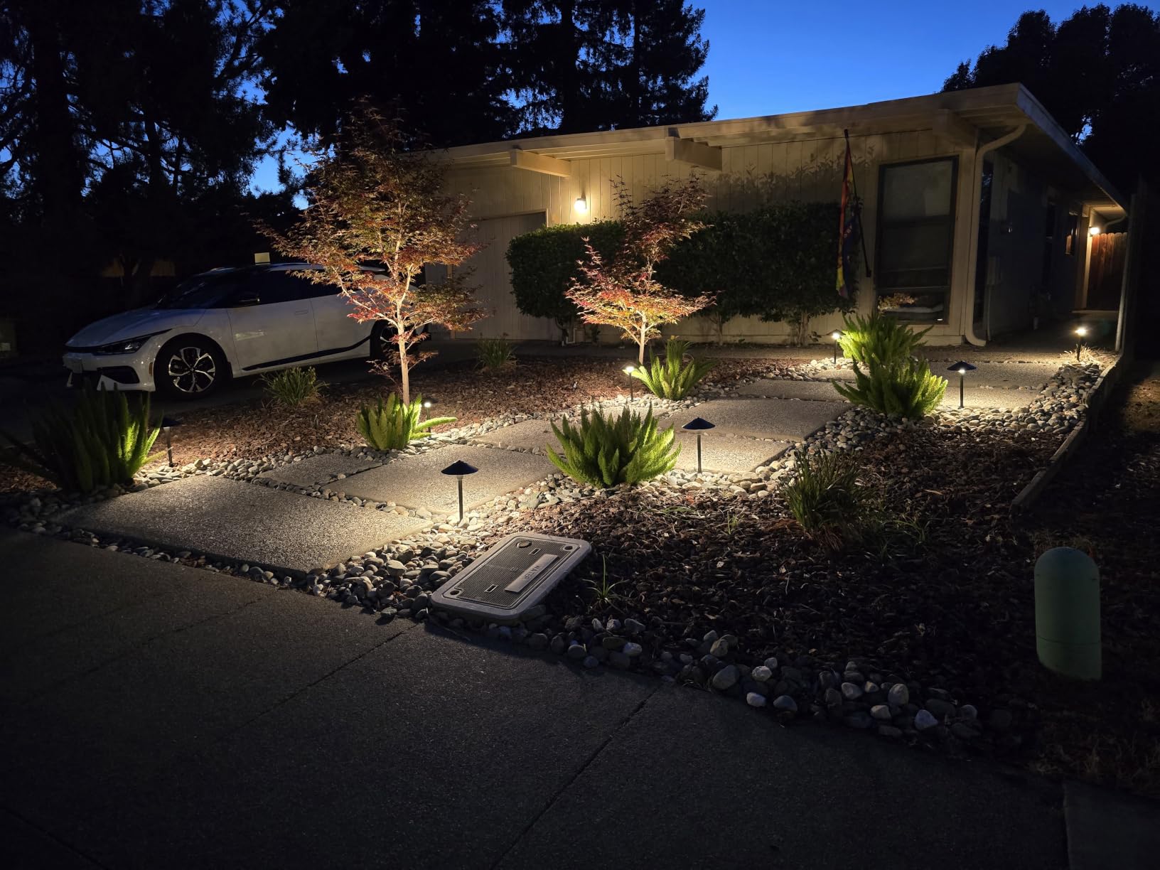 SUNVIE All-in-One LED Pathway Lighting Kit, 8-Pack Low Voltage Landscape Lights with Transformer and 100FT 16/2 AWG Wire, 3000K Waterproof Landscape Lighting with Connectors for Walkway Garden Yard customer photo 1