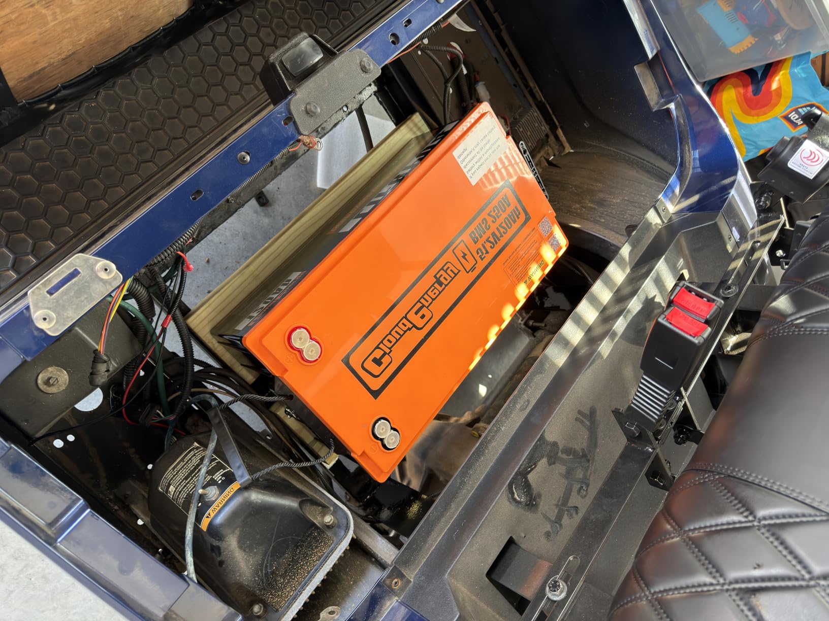 Cloudenergy 48V(51.2V) 105Ah LiFePO4 Lithium Golf Cart Battery Built-in 250A BMS,with Mobile APP,Touch Monitor and retention strap,6000+ Cycles,Perfect for Golf Carts(GFA48V-105AH With Charger) customer photo 2