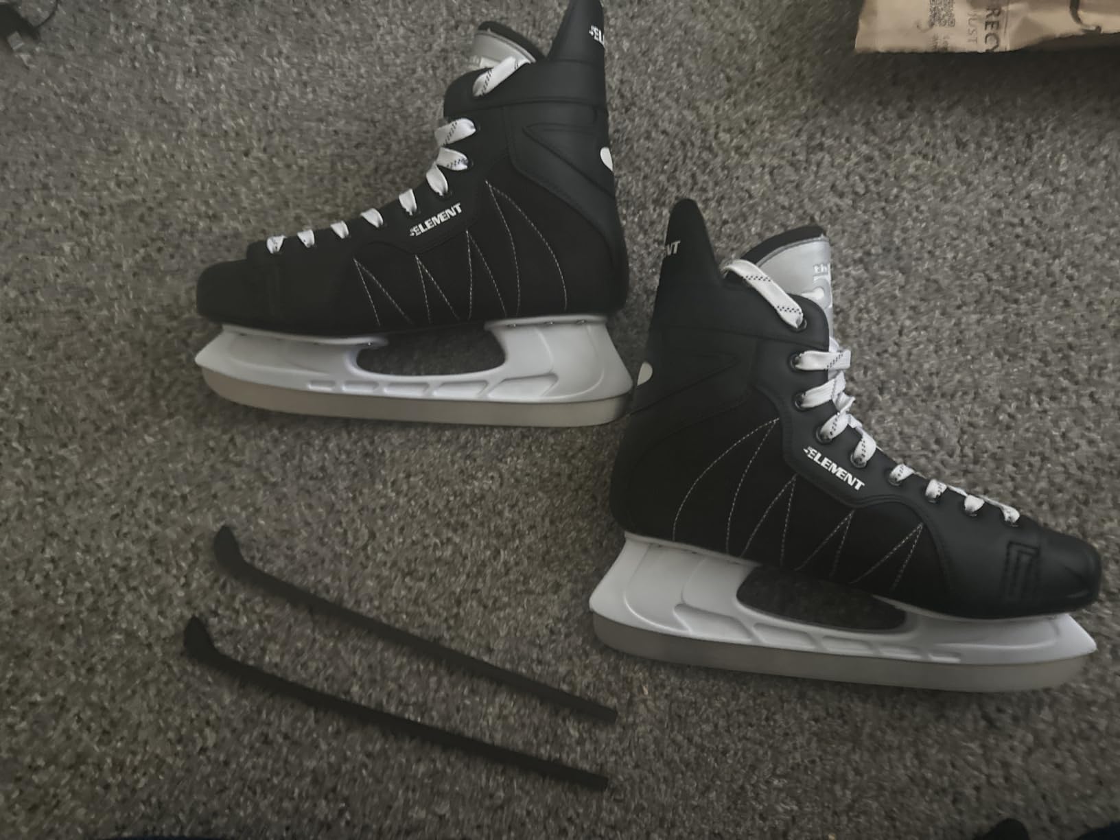 5th Element Stealth Men’s Recreational Ice Hockey Skates – True-to-Size customer photo 2