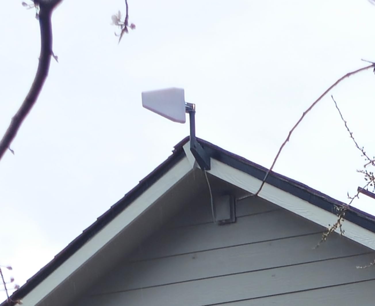 ZORIDA Cell Phone Signal Booster for All US Carriers, Boosts 5G 4G, Cell Phone Booster 72dB High Gain Antennas, Cellular Verizon and AT&T, T-Mobile Signal on Band 12/17,13,5,25/2,4, FCC Approved customer photo 1